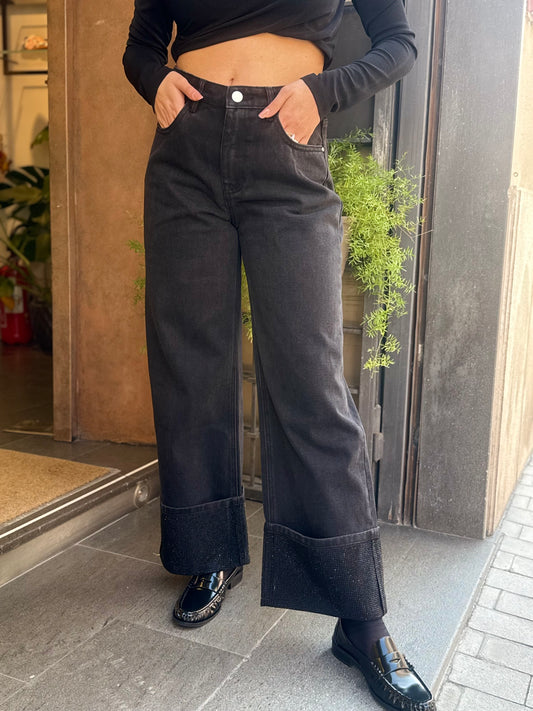 Eleh jeans nero con risvolto strass
