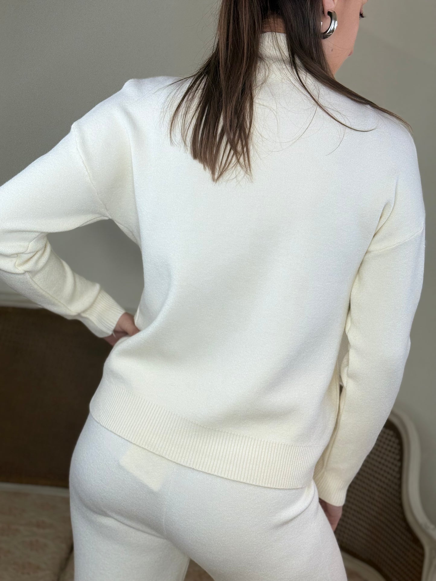 Set in maglia paricollo ( maglia + pantalone con nervatura) PANNA