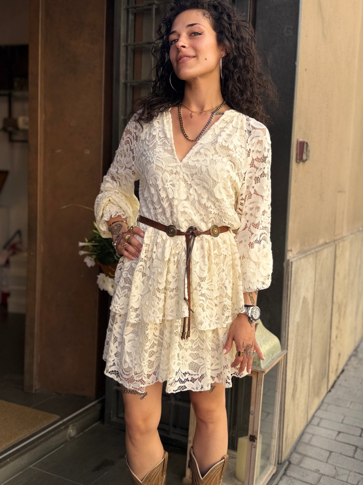 Tensione in Abito in pizzo con cintura
