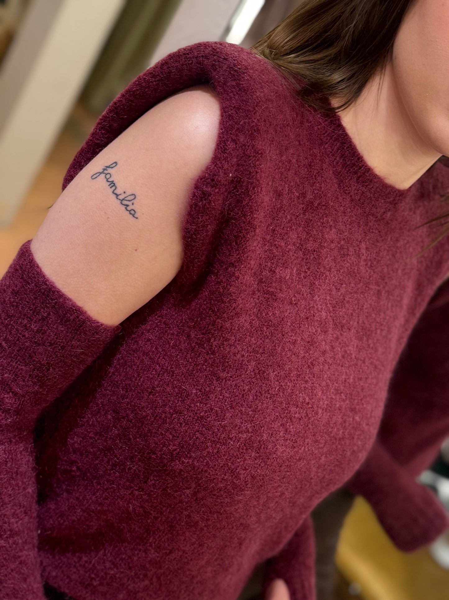 Tensione in Maglia mohair elasticizzato spalline imbottite con manicotti BURGUNDY