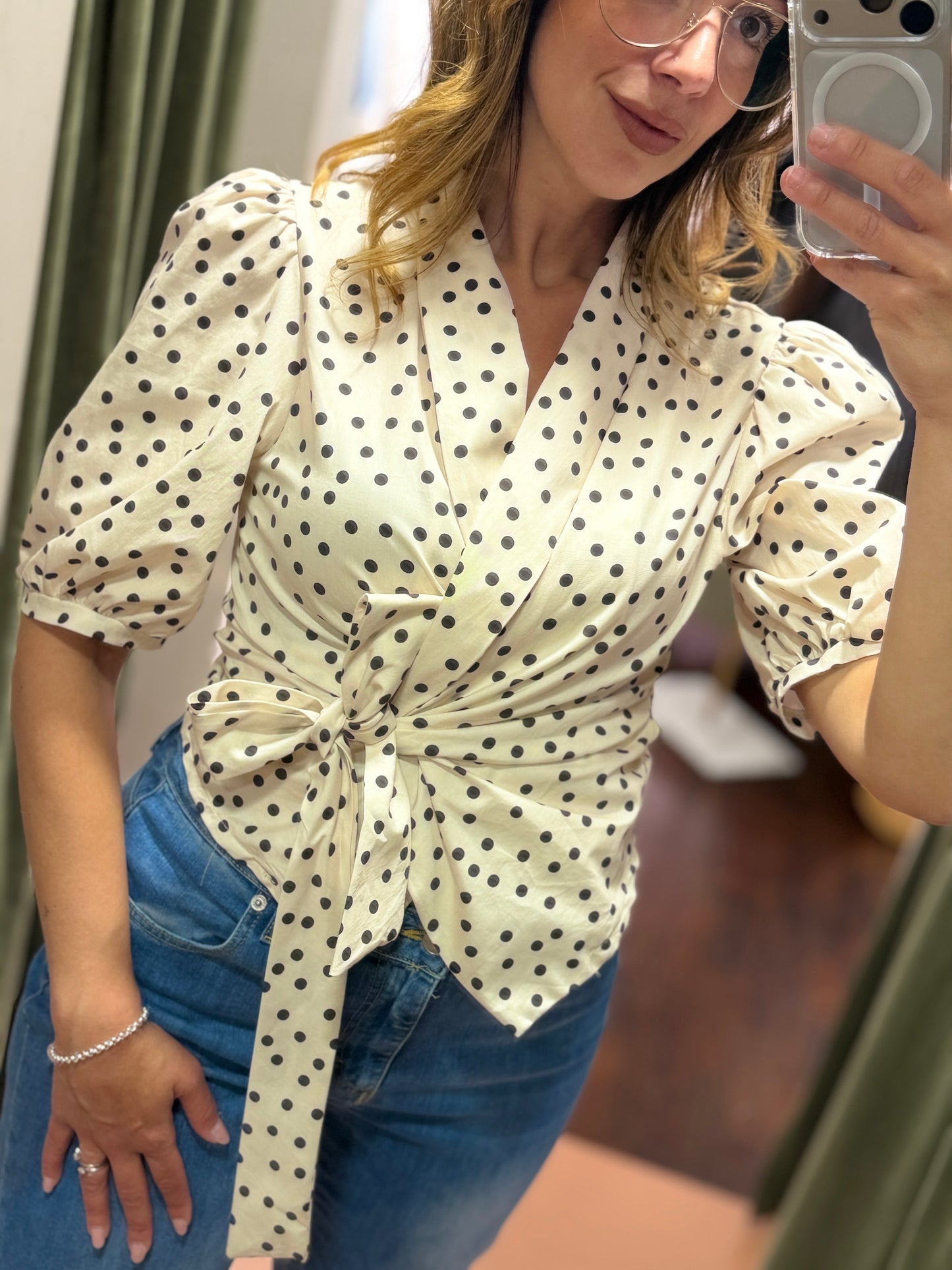 Camicia a pois con fiocco ( disponibile in più colori)