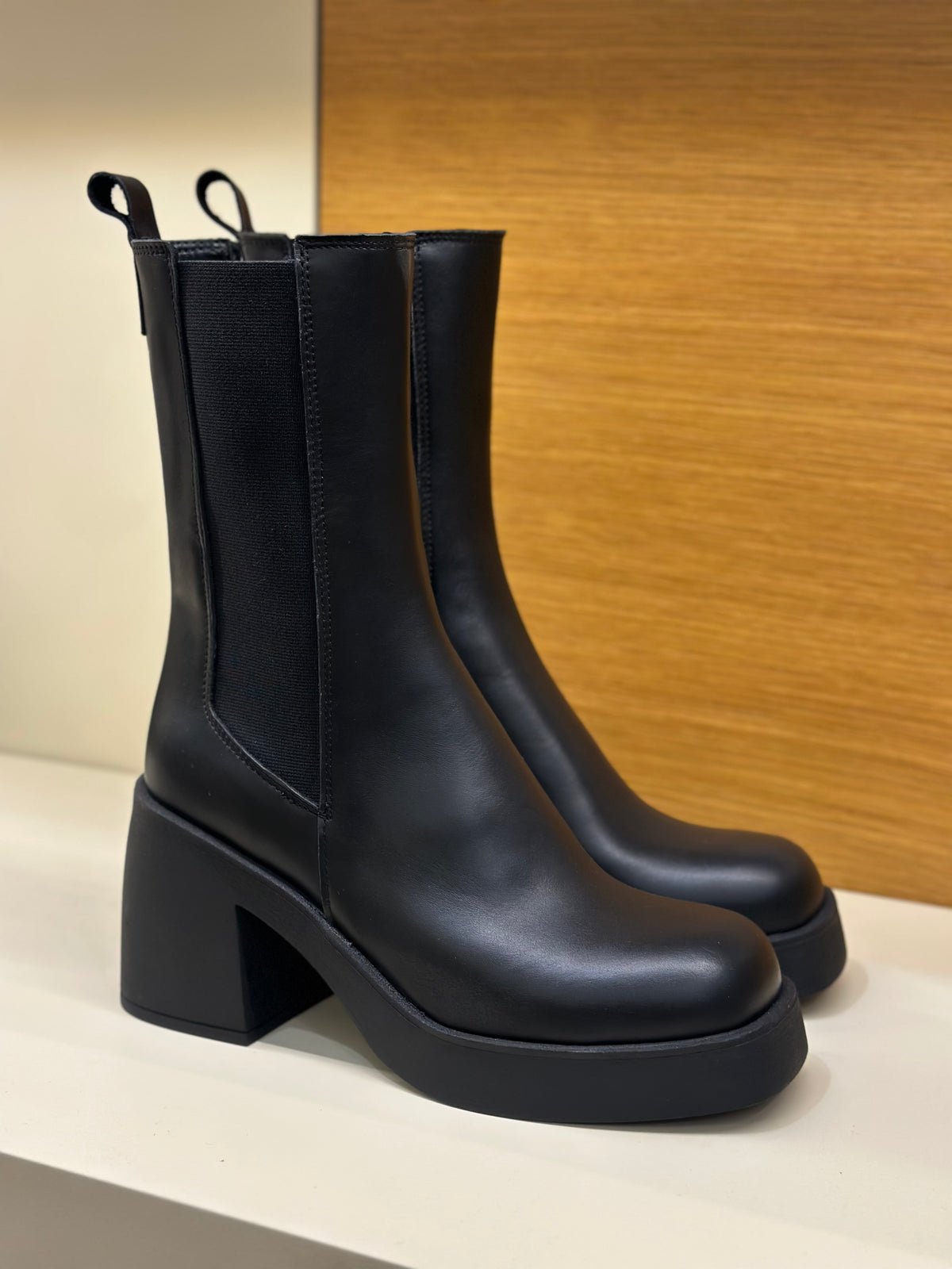 Stivaletto platform NERO