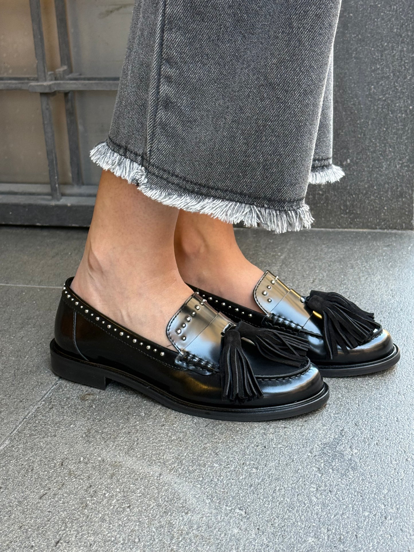 Elisa lanci Mocassino NERO con borchie e nappine