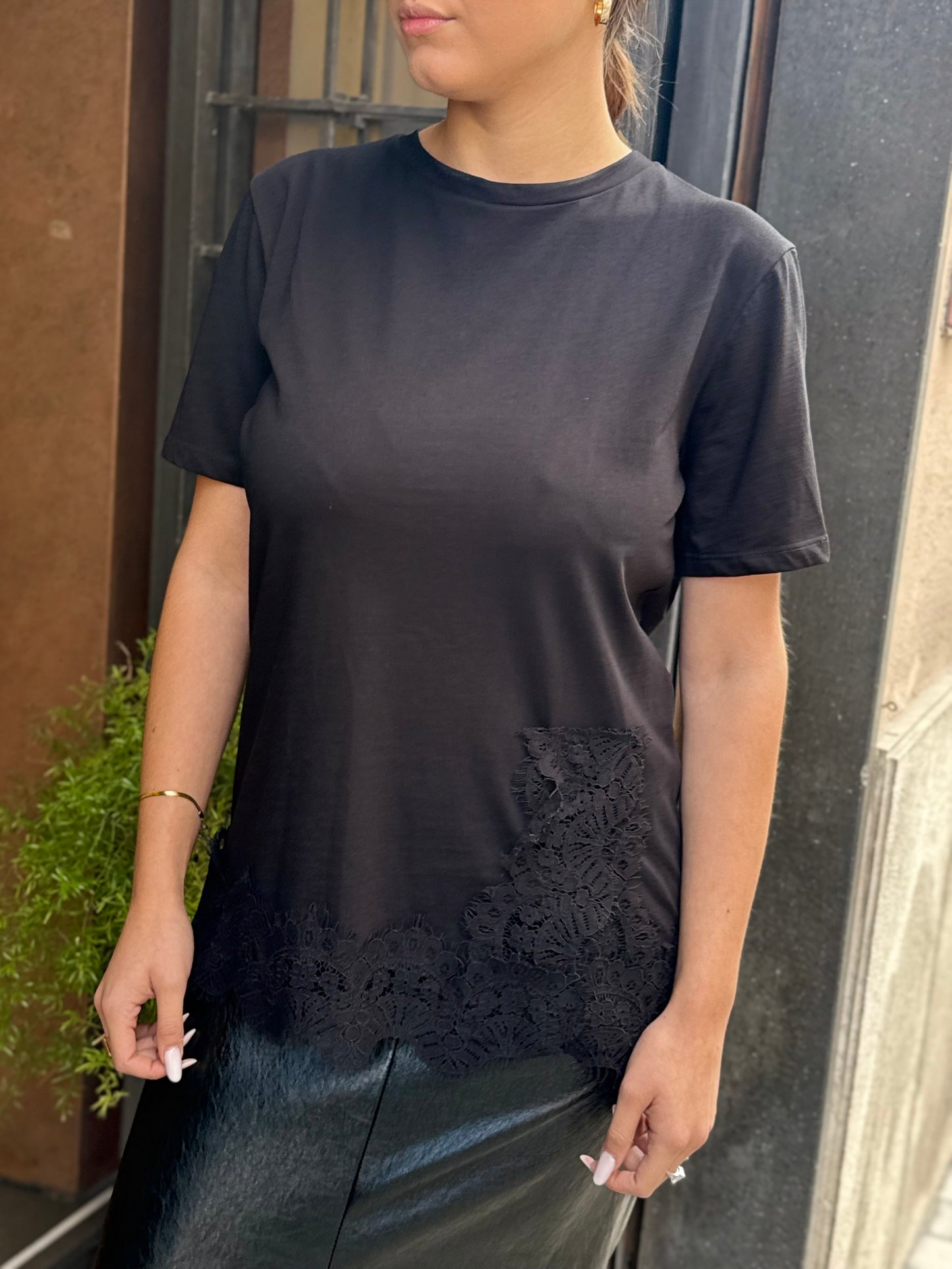 Tensione In T-shirt manica corta con pizzo  NERO/NERO