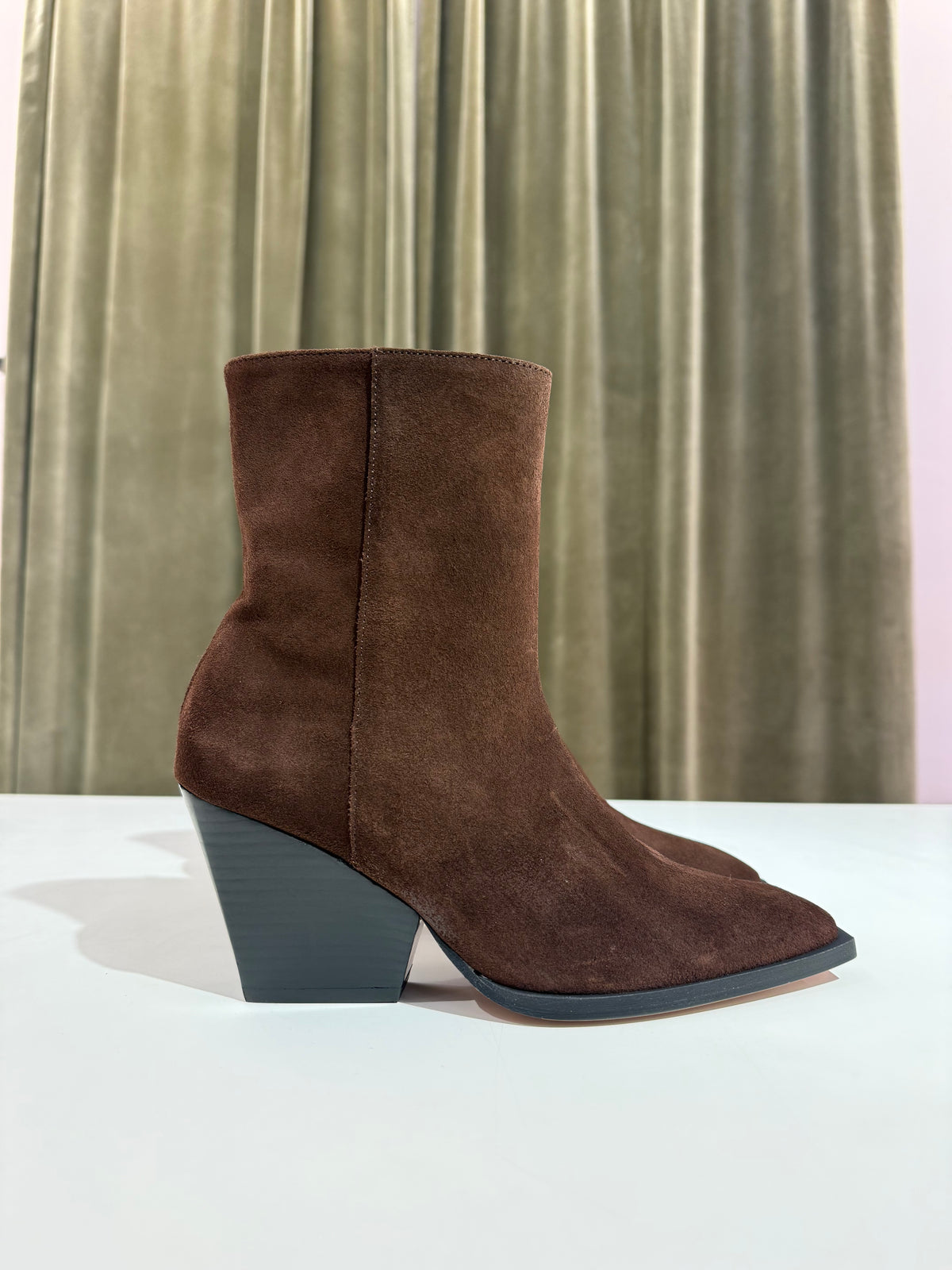 Angel Alarcon MIRETTE cow suede BROWN