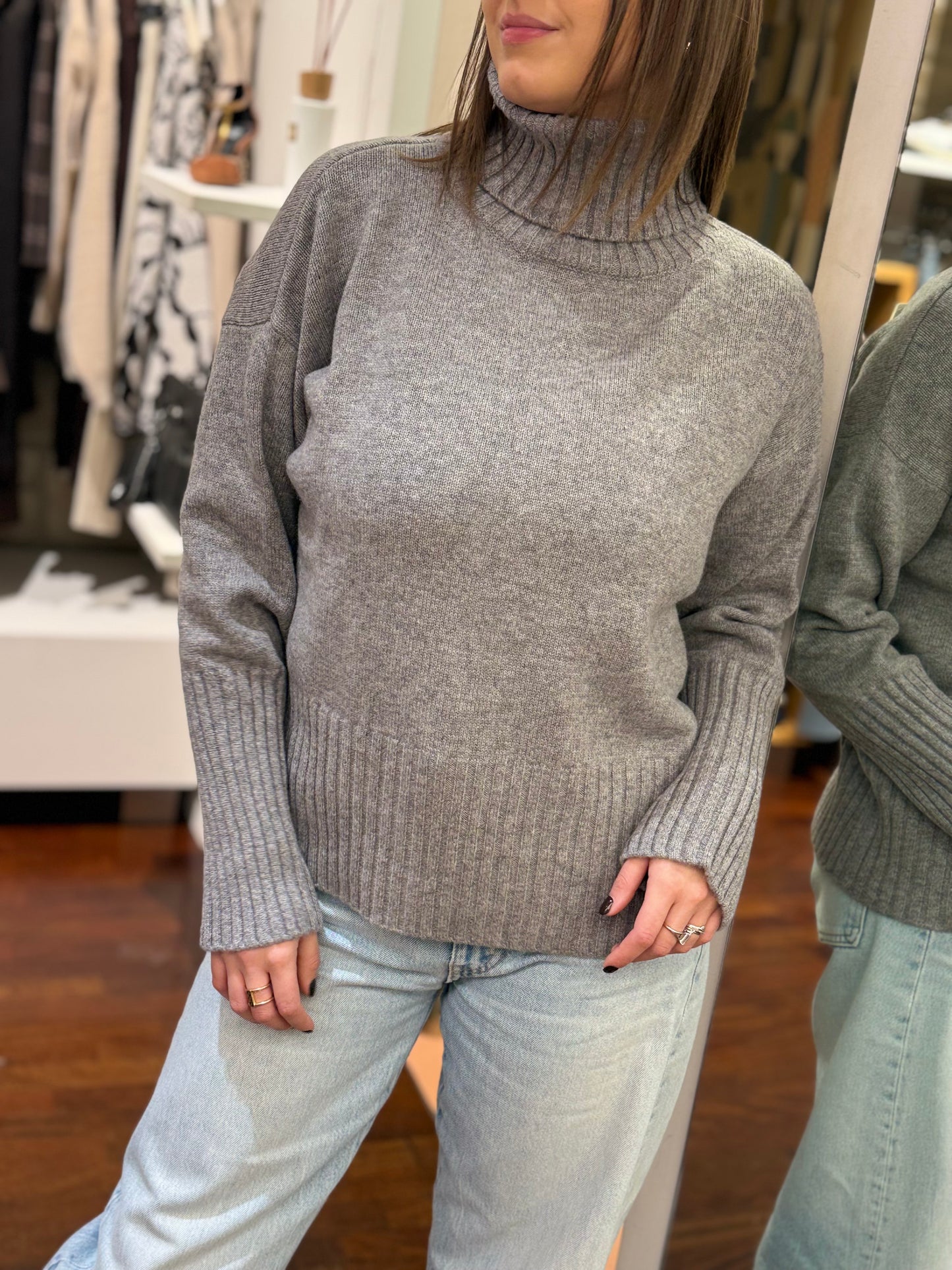 Tensione in Maglia collo alto 100%lana GRIGIO