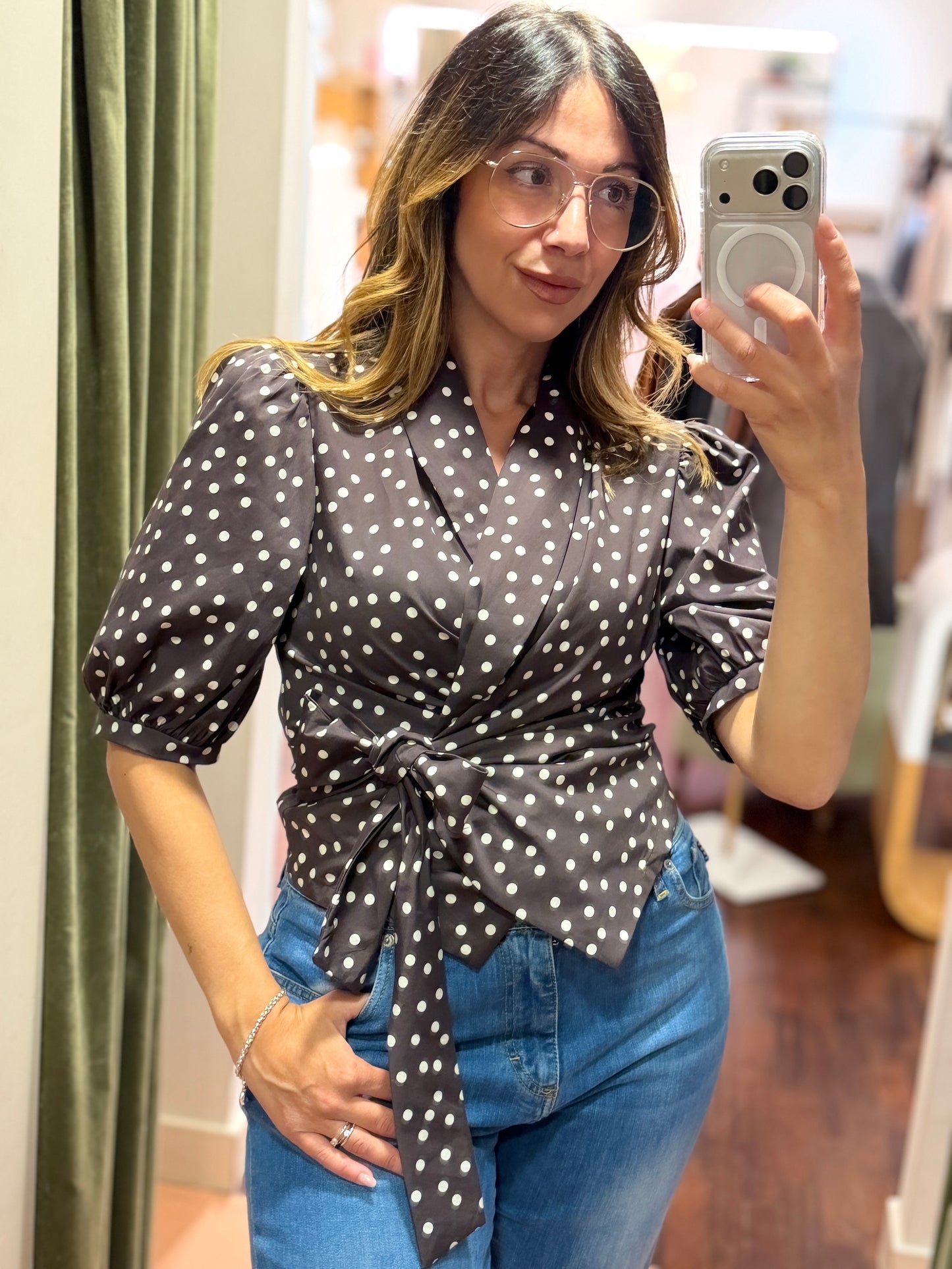 Camicia a pois con fiocco ( disponibile in più colori)