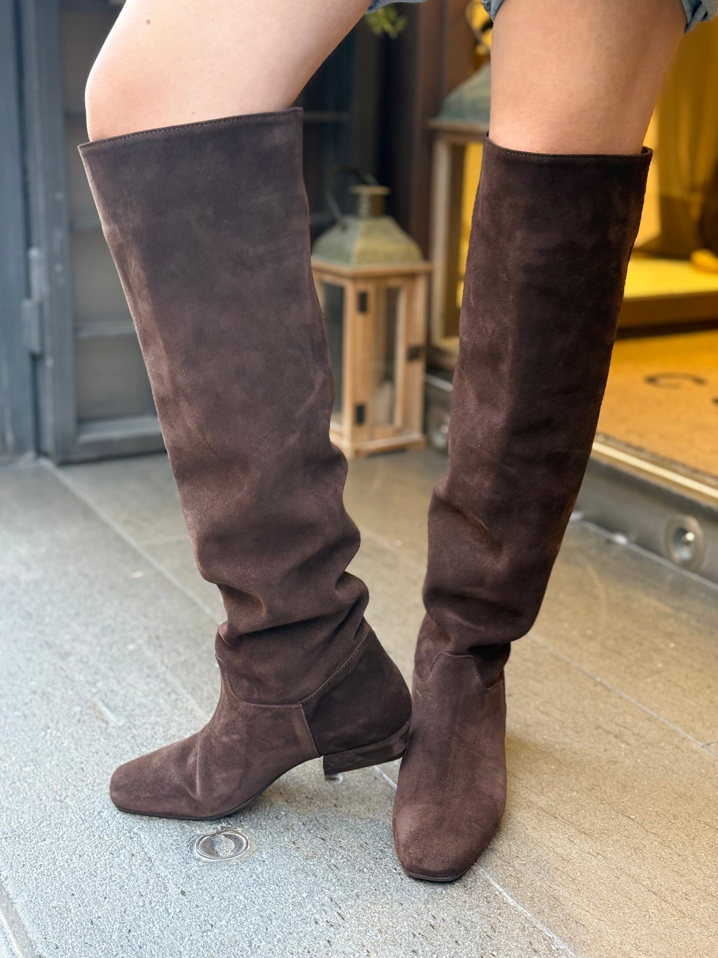 Elisa Lanci Stivale alto in suede MORO