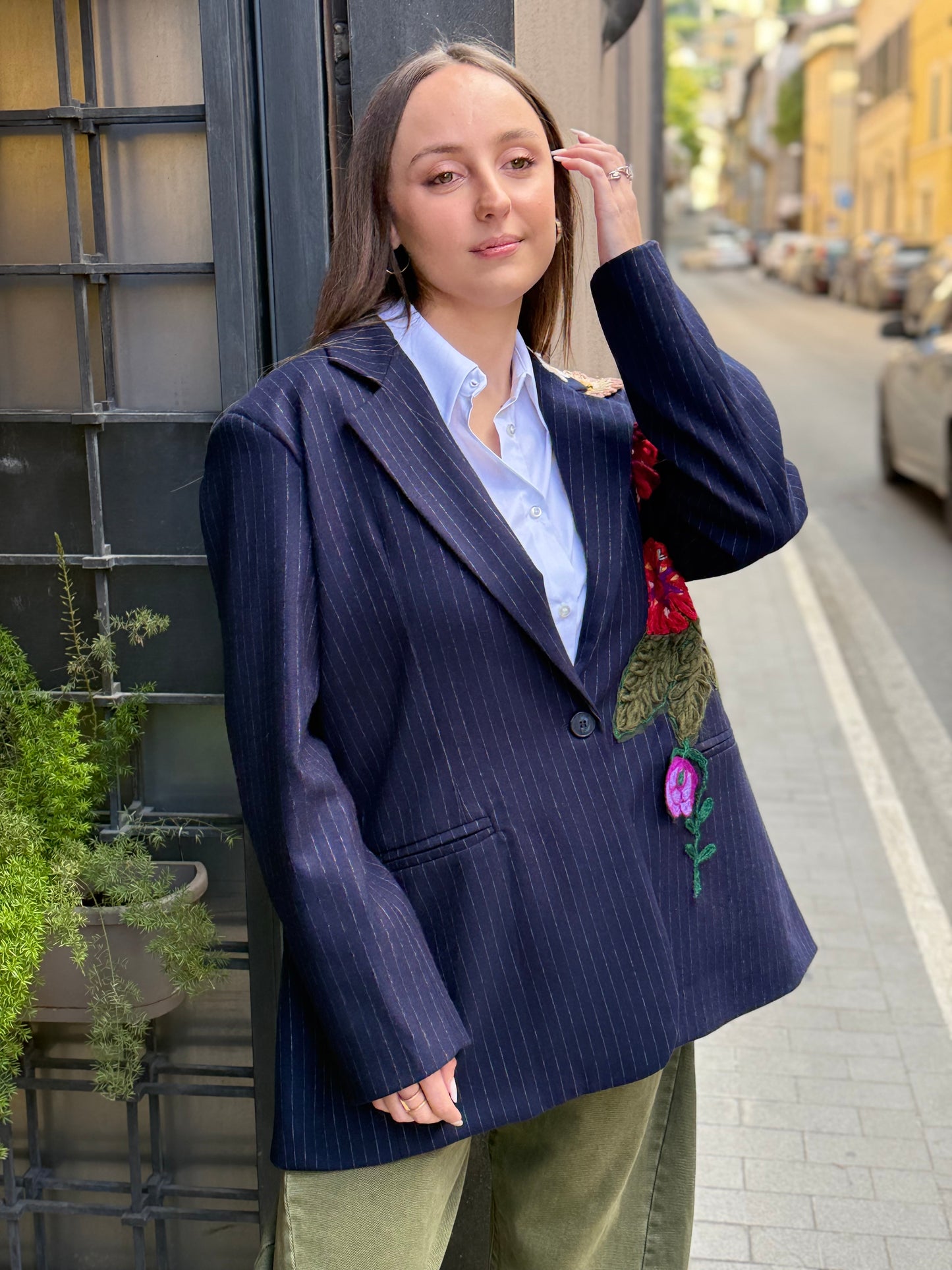 Tensione in Giacca gessata BLU con ricamo