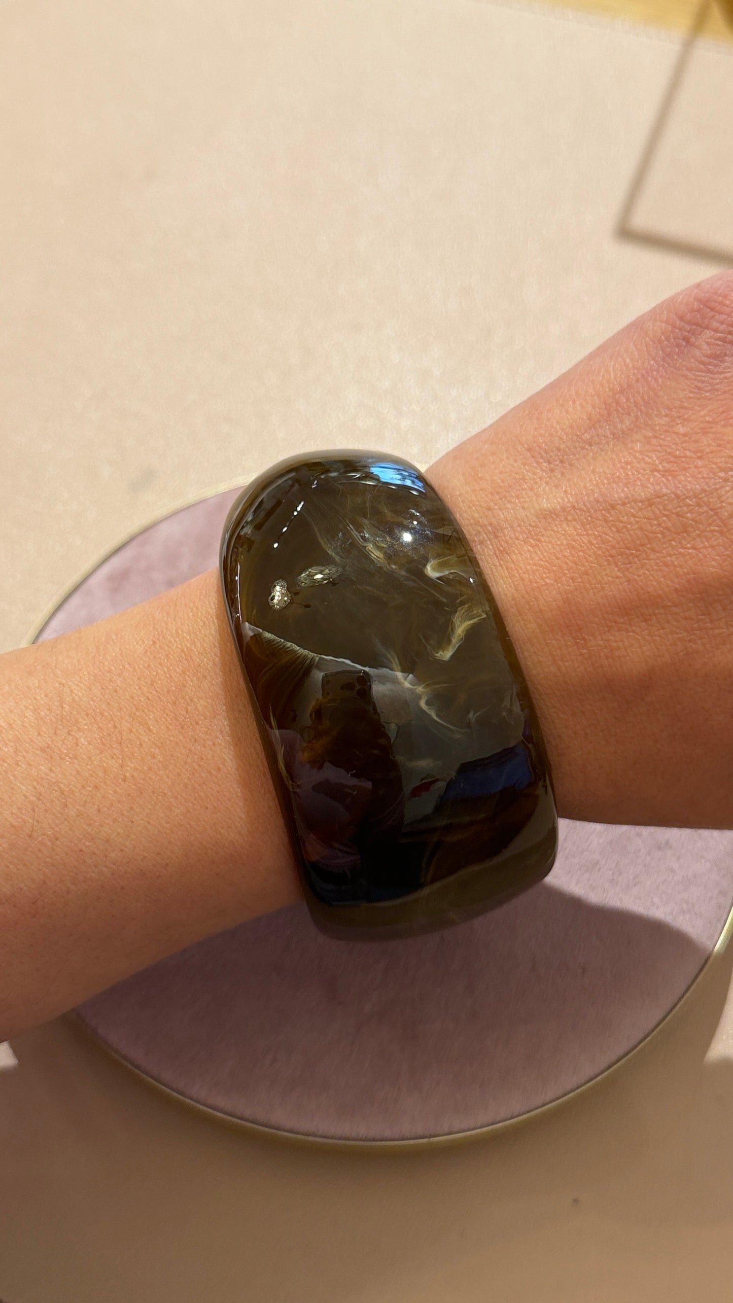 Bracciale rigido in resina Moro