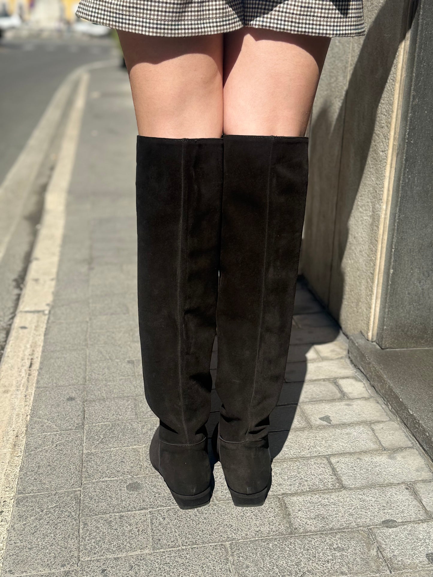 Elisa Lanci Stivale alto in suede NERO