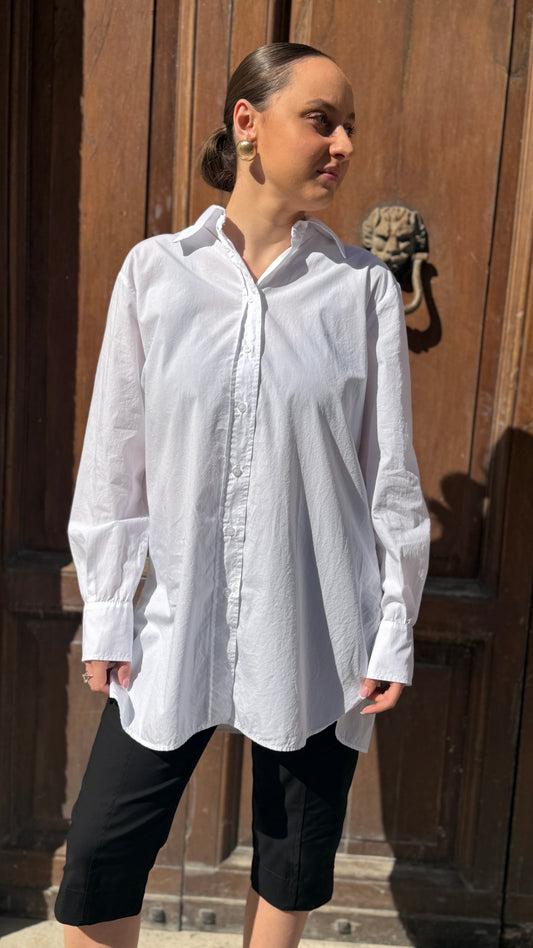 Tensione in Camicia over Bianca