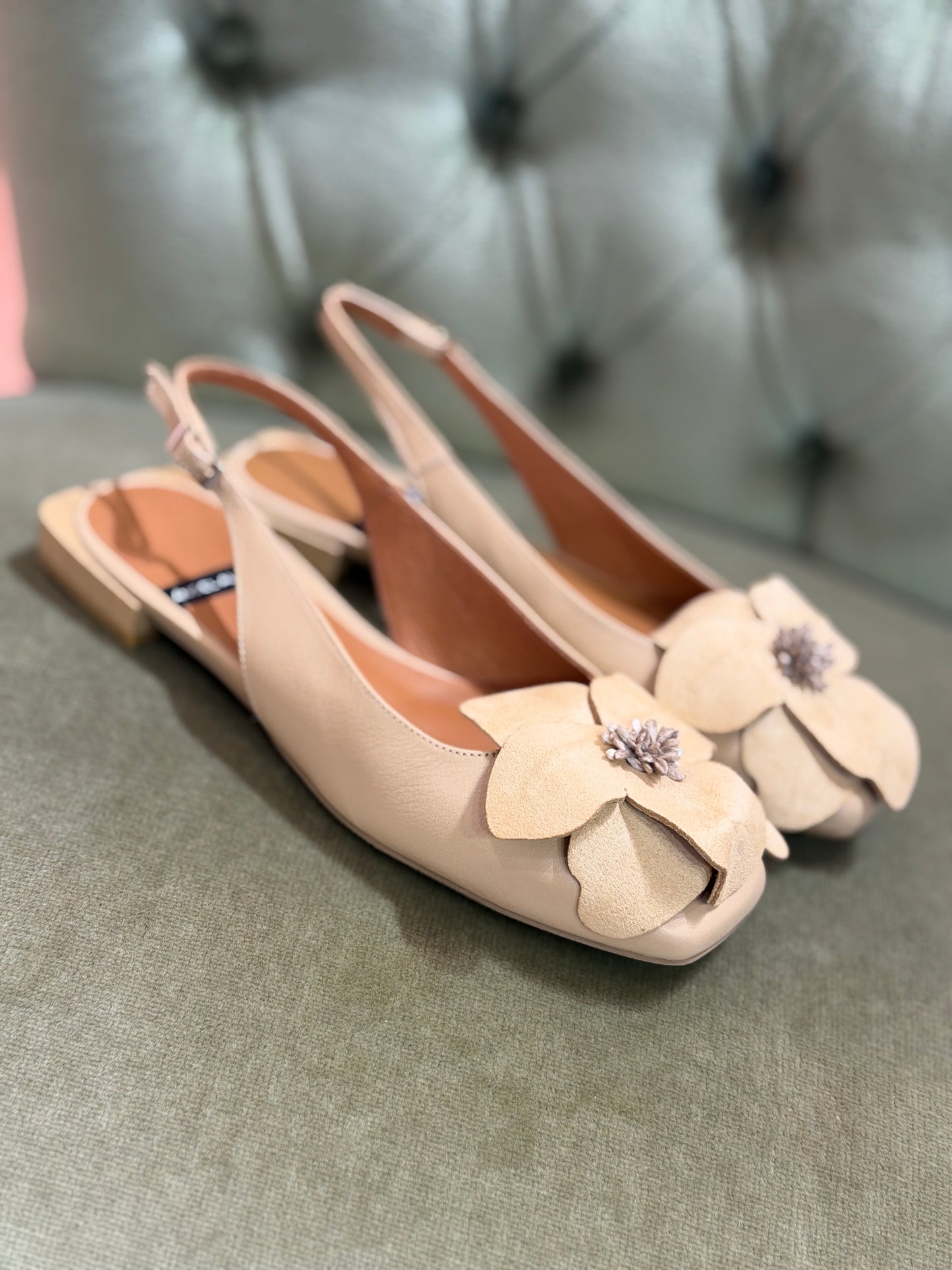 Angel Alarcon ROSINA-FLOR BEIGE