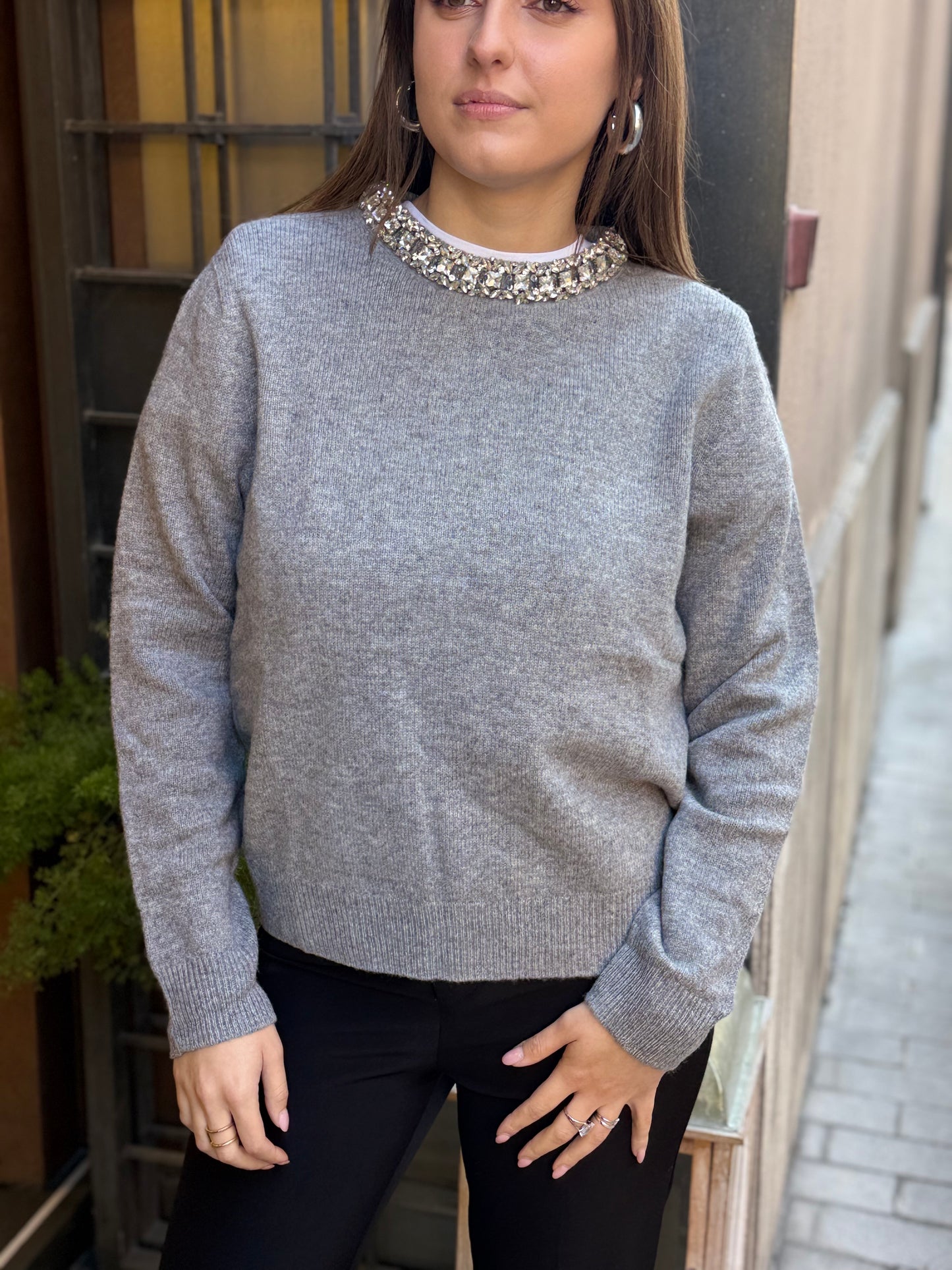 Maglia TIFFANY con girocollo gioiello GRIGIO