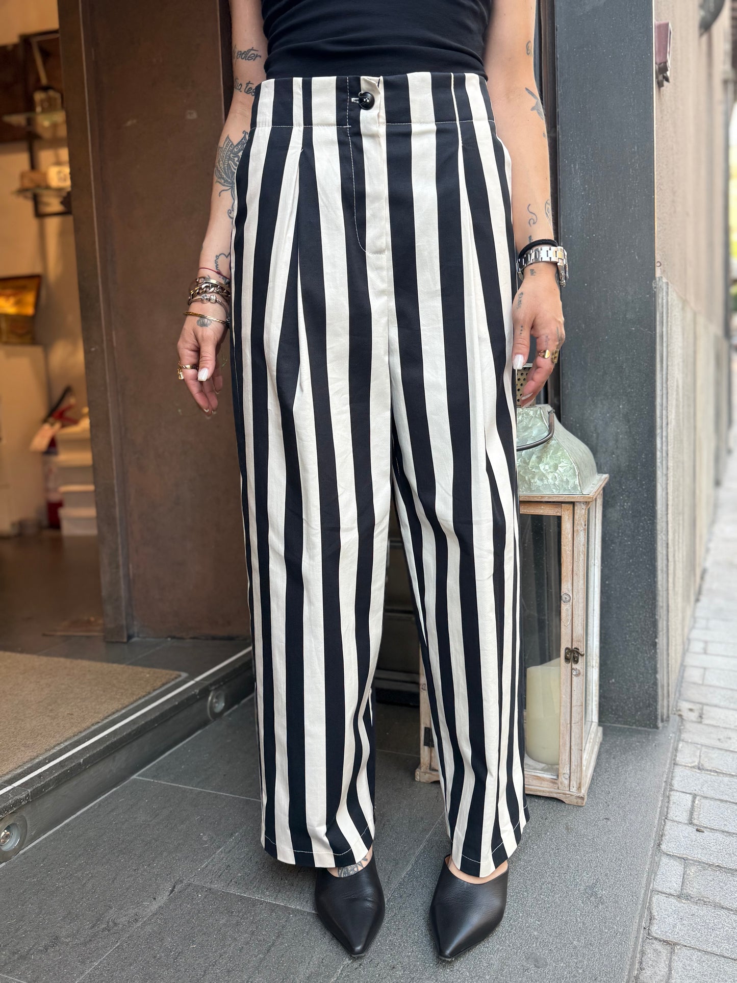 Tensione in pantalone a righe burro/nero