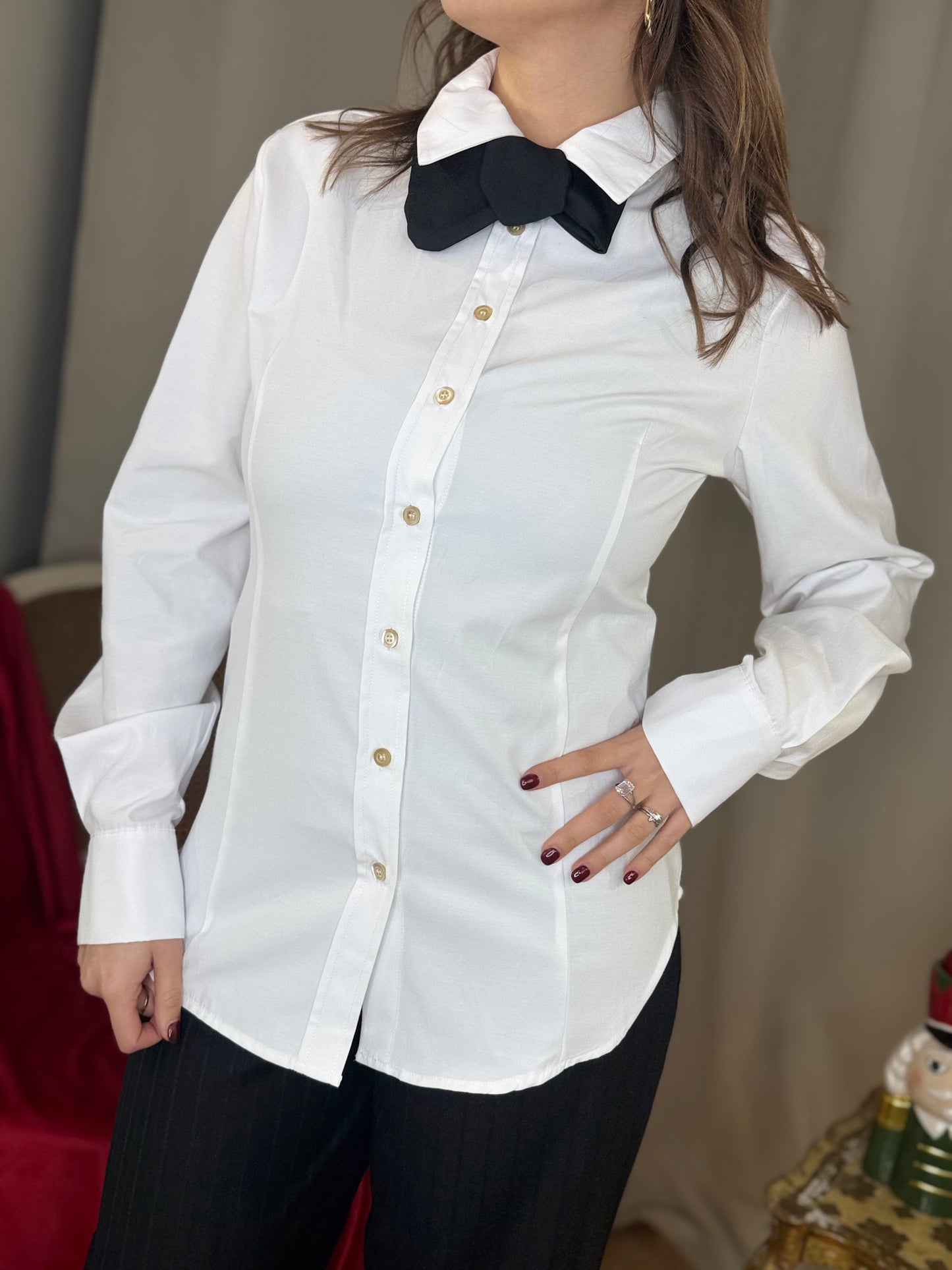 Tensione in Camicia con papillon