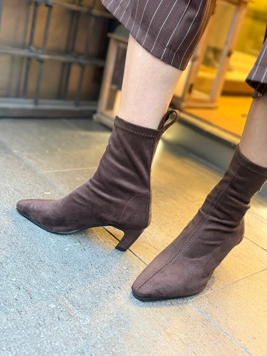 Ovyè Stivaletto calzino in eco-camoscio MORO