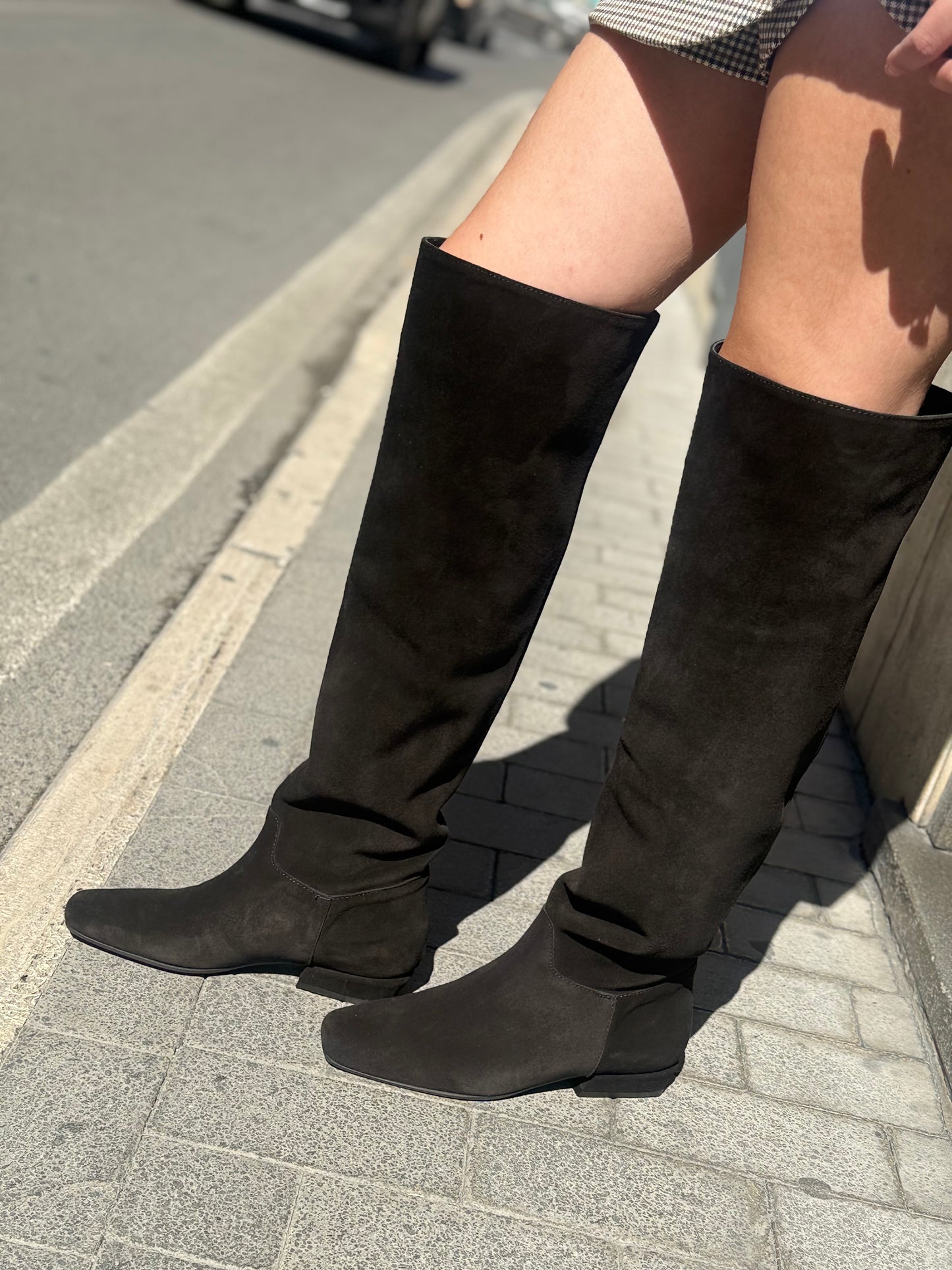 Elisa Lanci Stivale alto in suede NERO