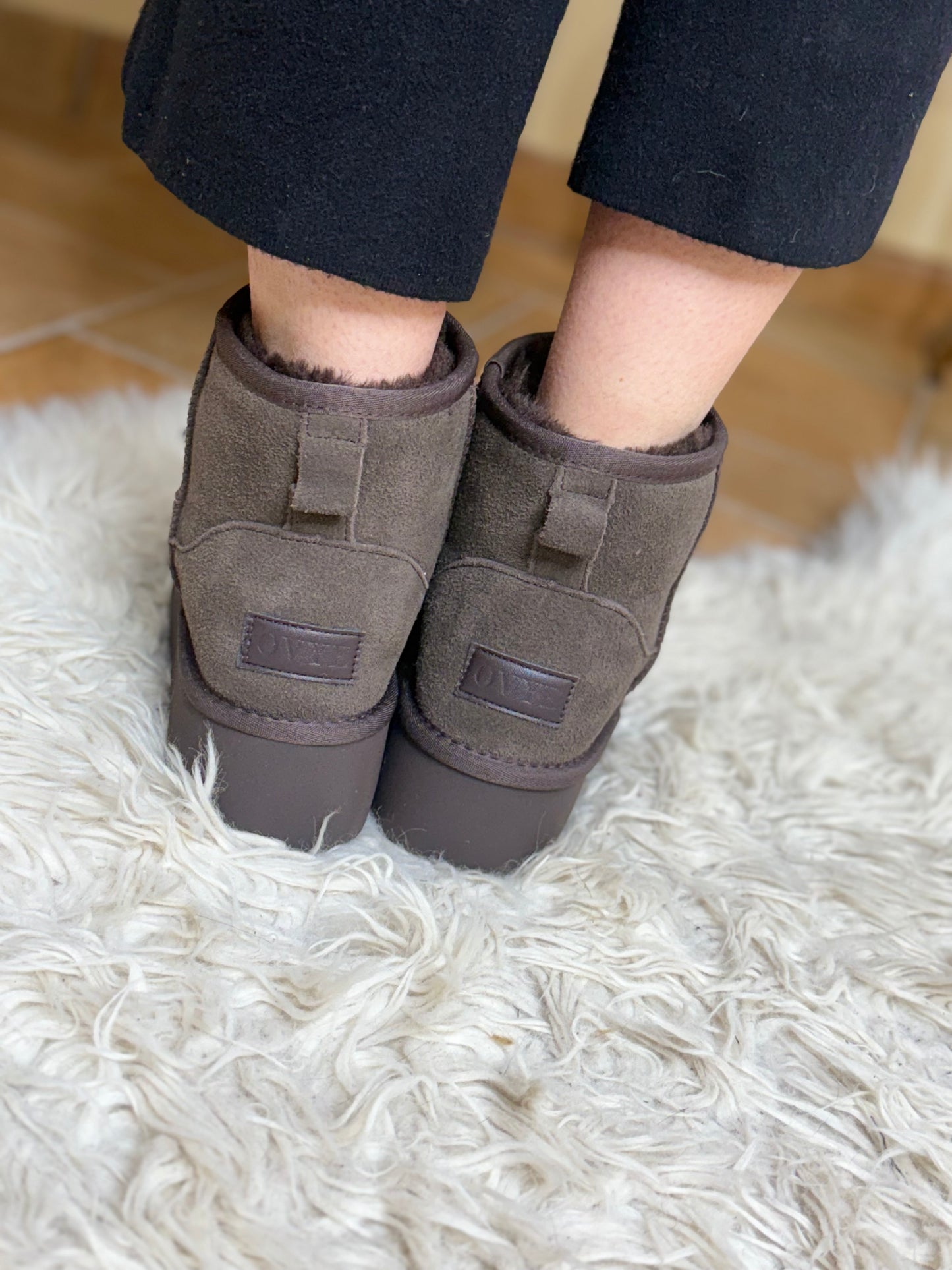 Ovyé stivaletto in camoscio MORO