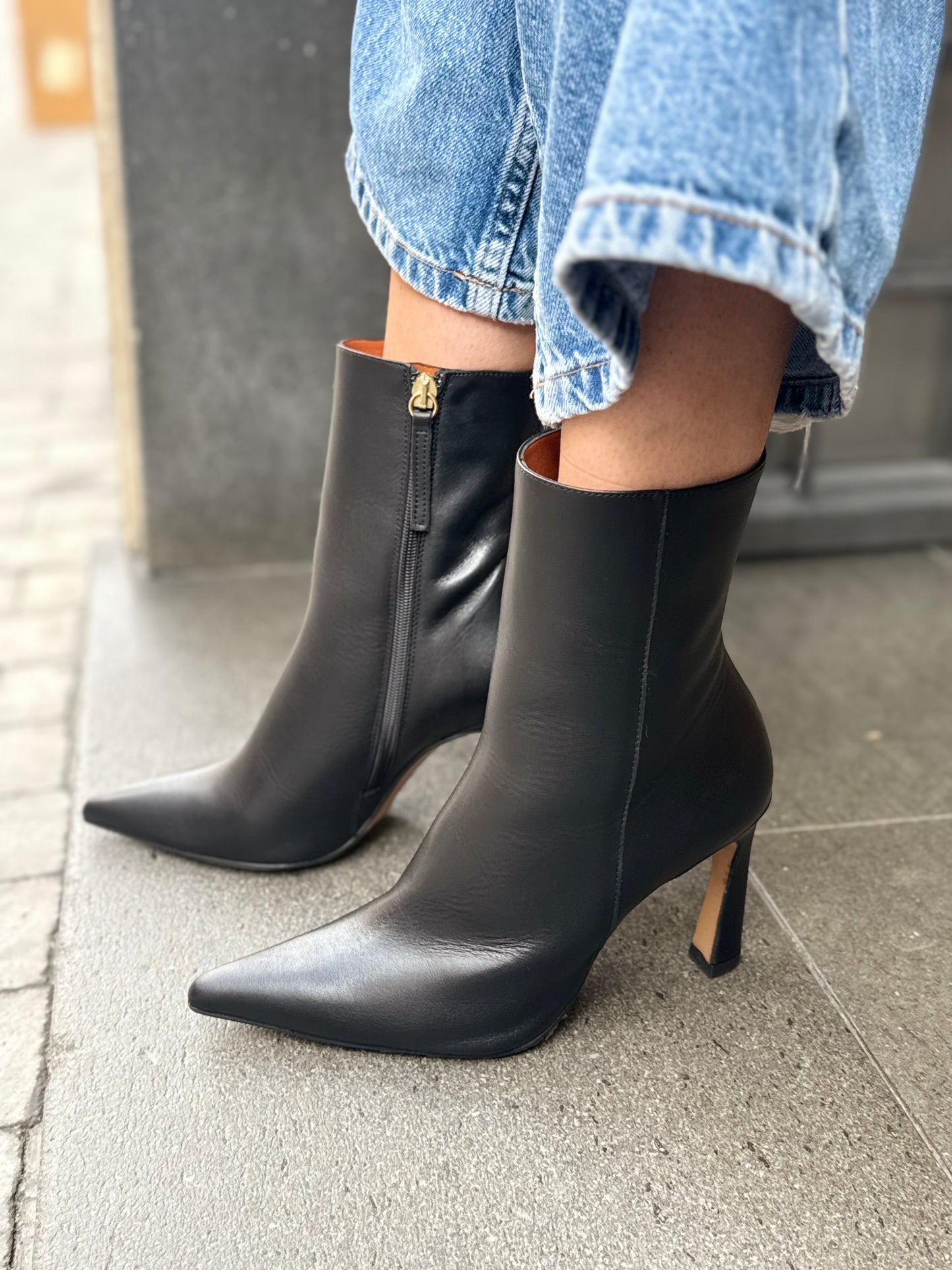 Angel Alarcon LAMIA Stivaletto in pelle con zip laterale NERO