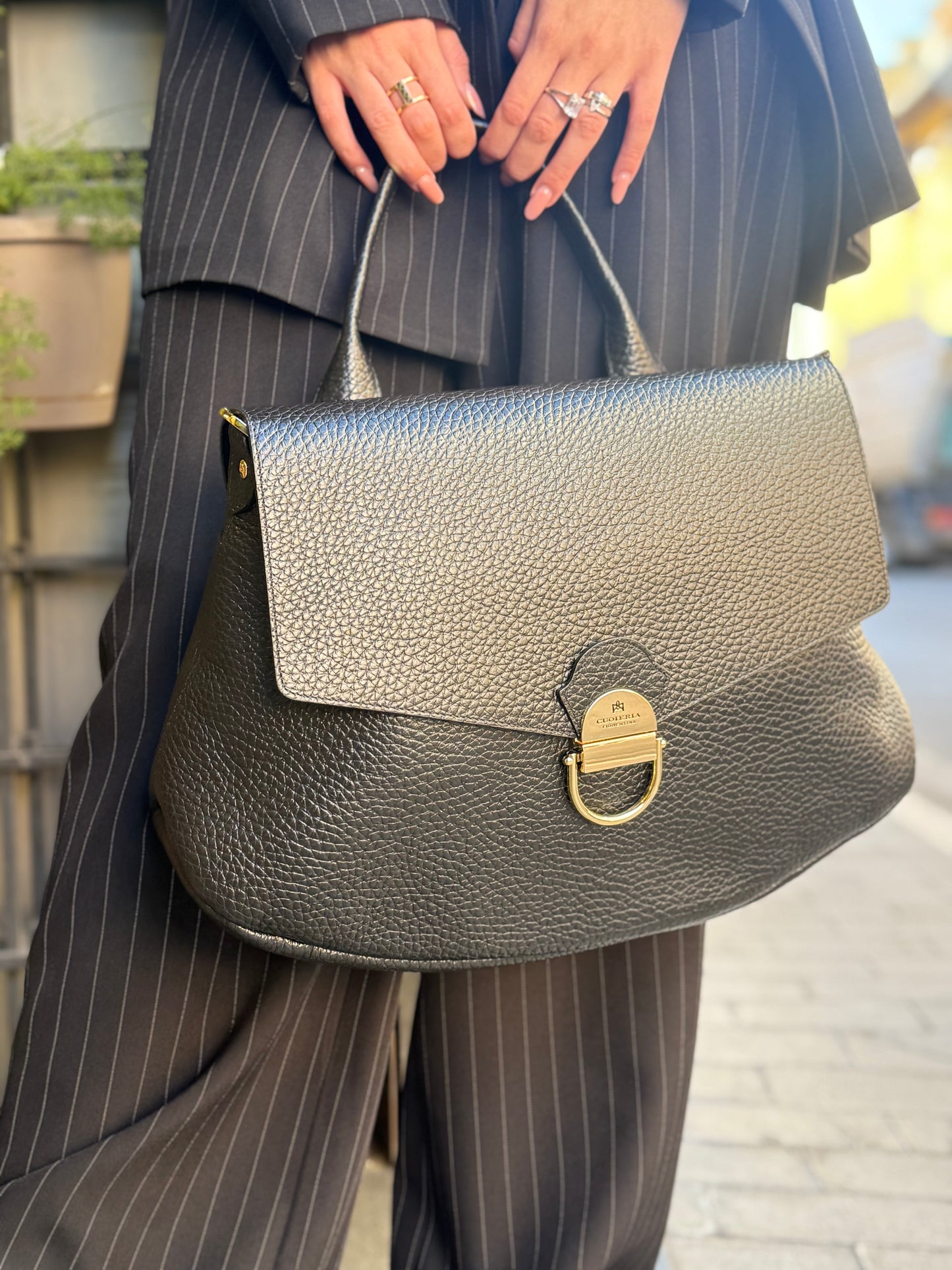 Cuoieria Fiorentina JESS LARGE FLAP BAG NERO