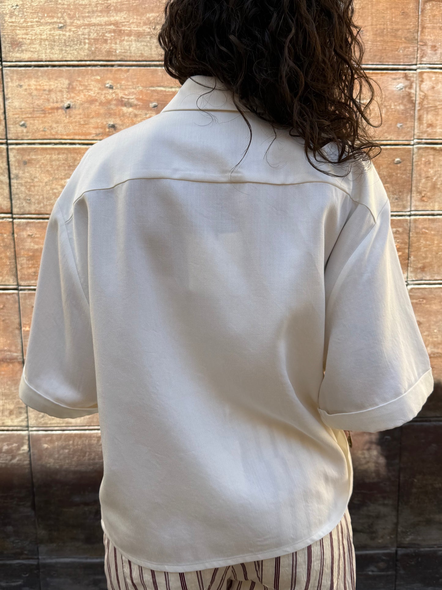 Tensione in camicia manica corta taschino paillettes Panna