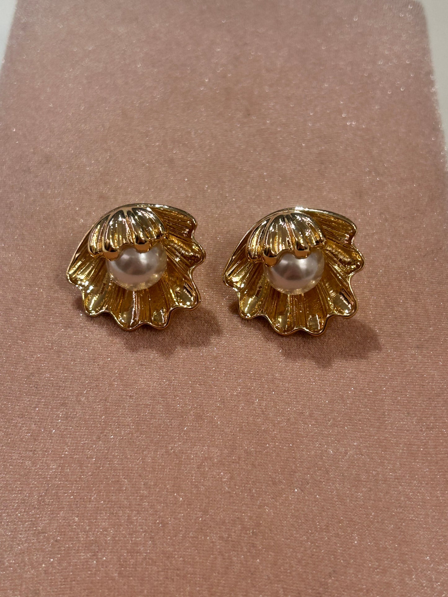 Orecchini conchiglia ORO con perla