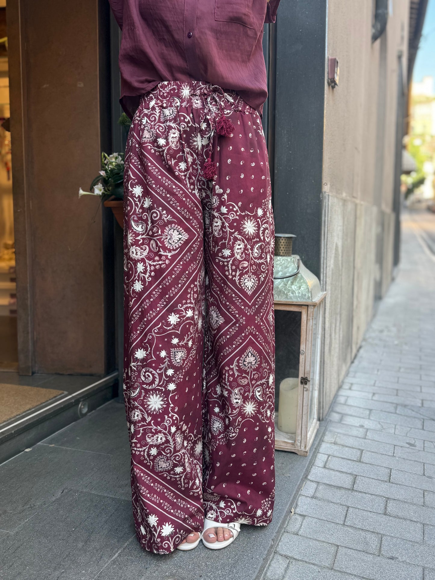 Tensione in Pantalone fantasia VINO