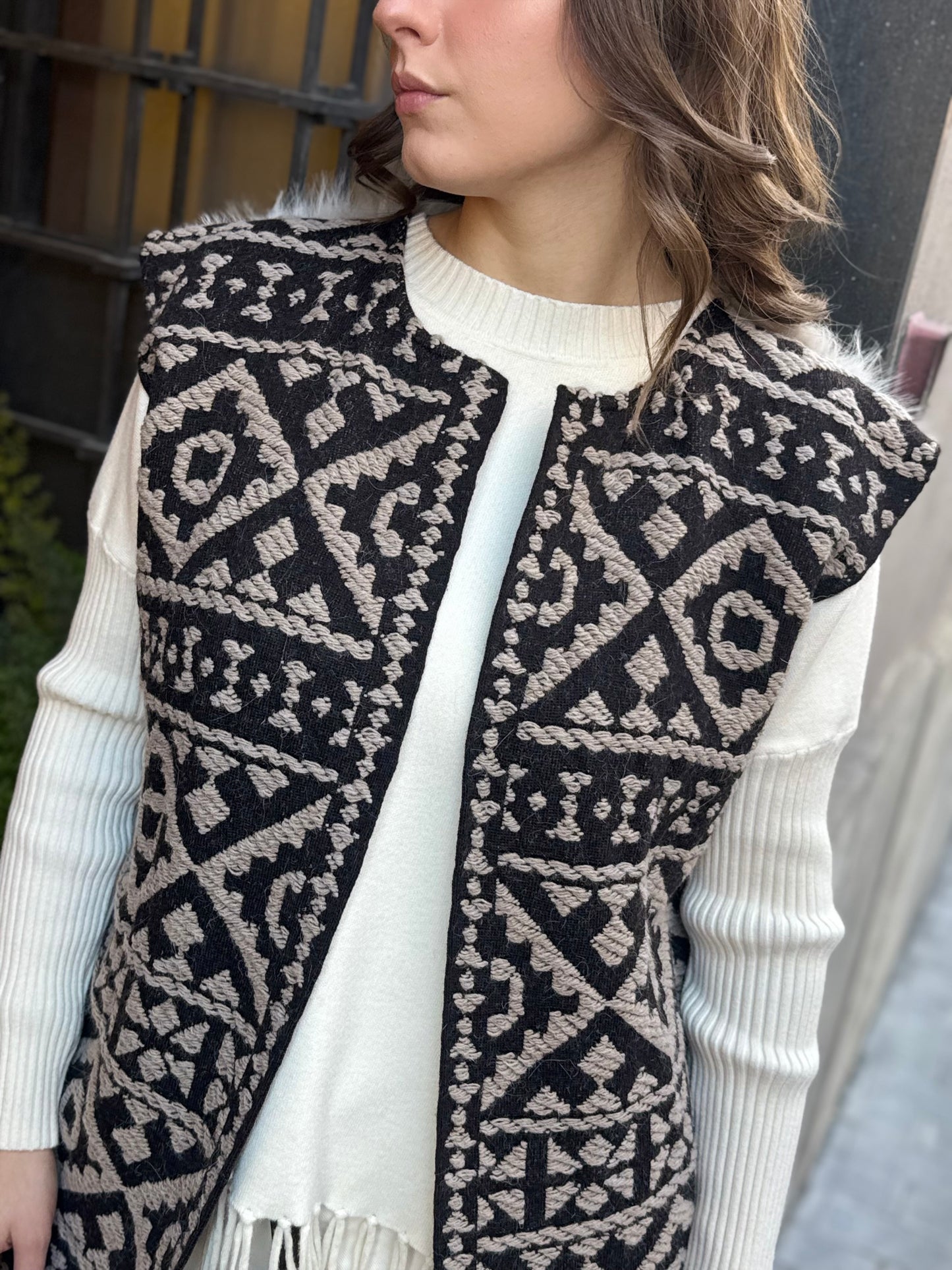 Tensione in Gilet etnico con ecopelliccia