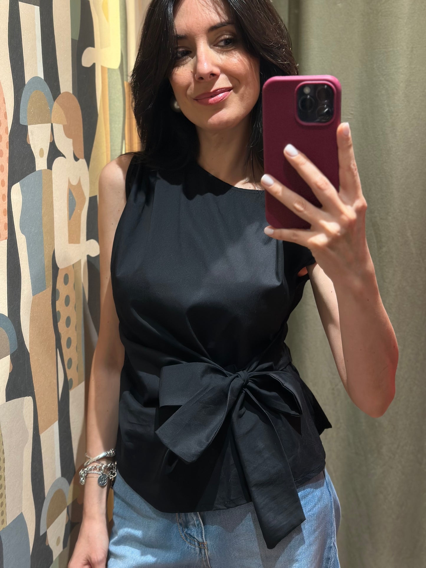 Top con fiocco laterale (disponibile in più colori)