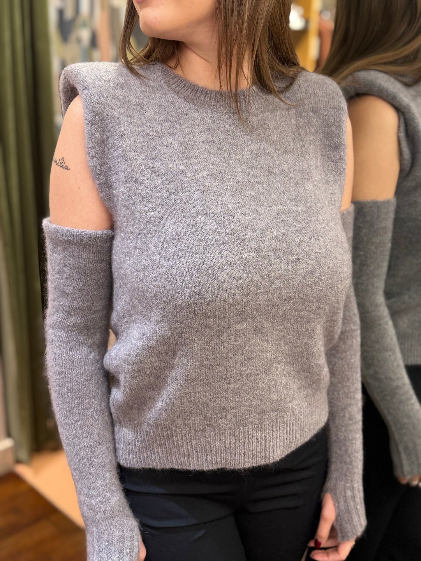 Tensione in Maglia mohair elasticizzato spalline imbottite con manicotti GRIGIO