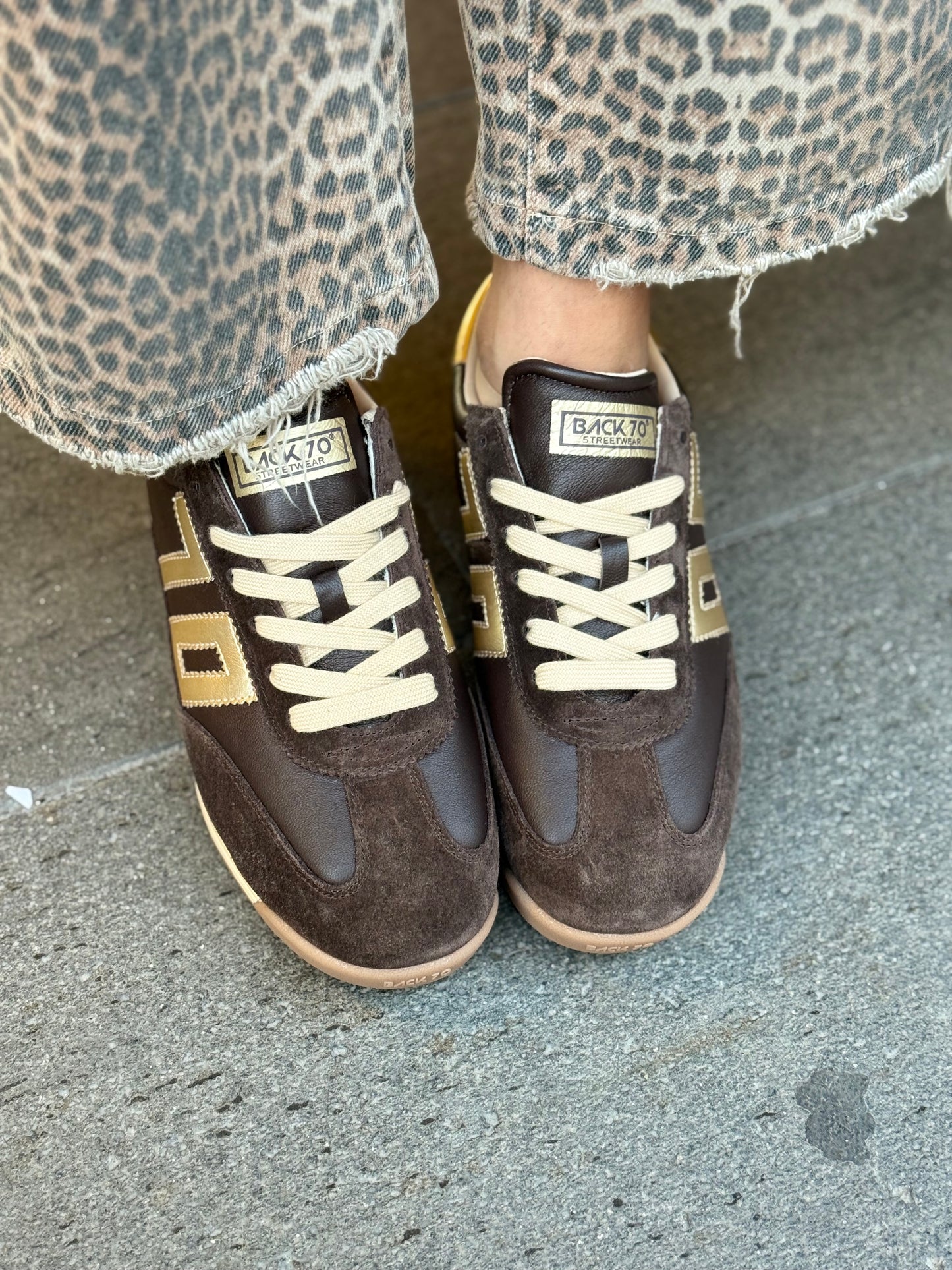 Back70 JOGGER NAPPA SPONGE COFFEE SUEDE CAFFEE/GOLD