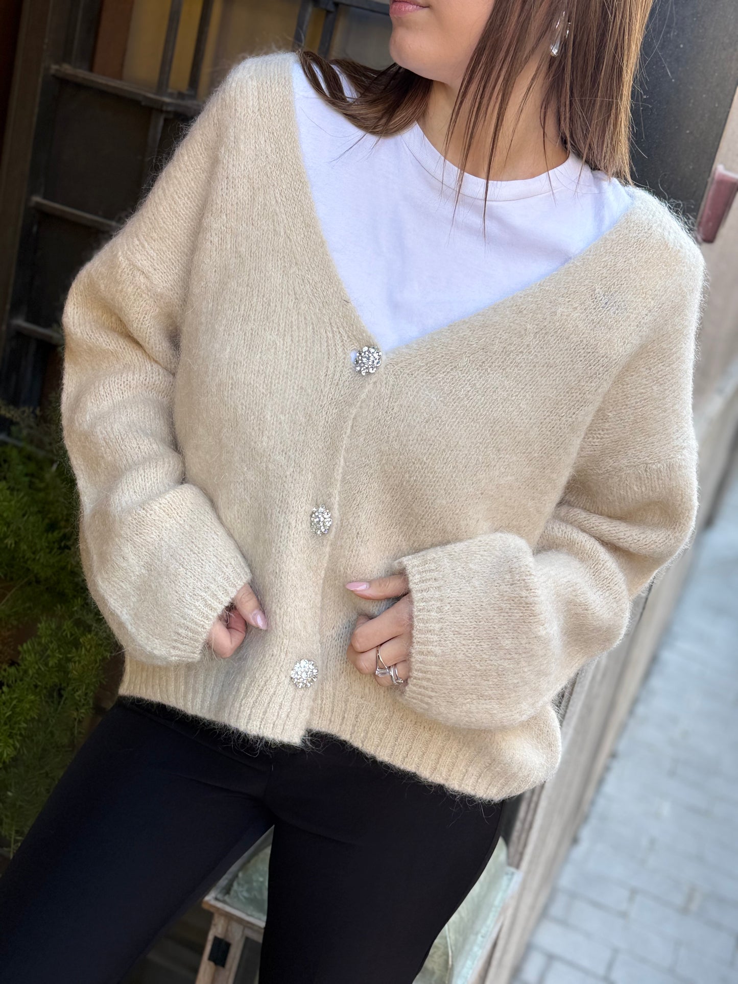 Cardigan ISABELLE scollo a V con bottoni gioiello BURRO
