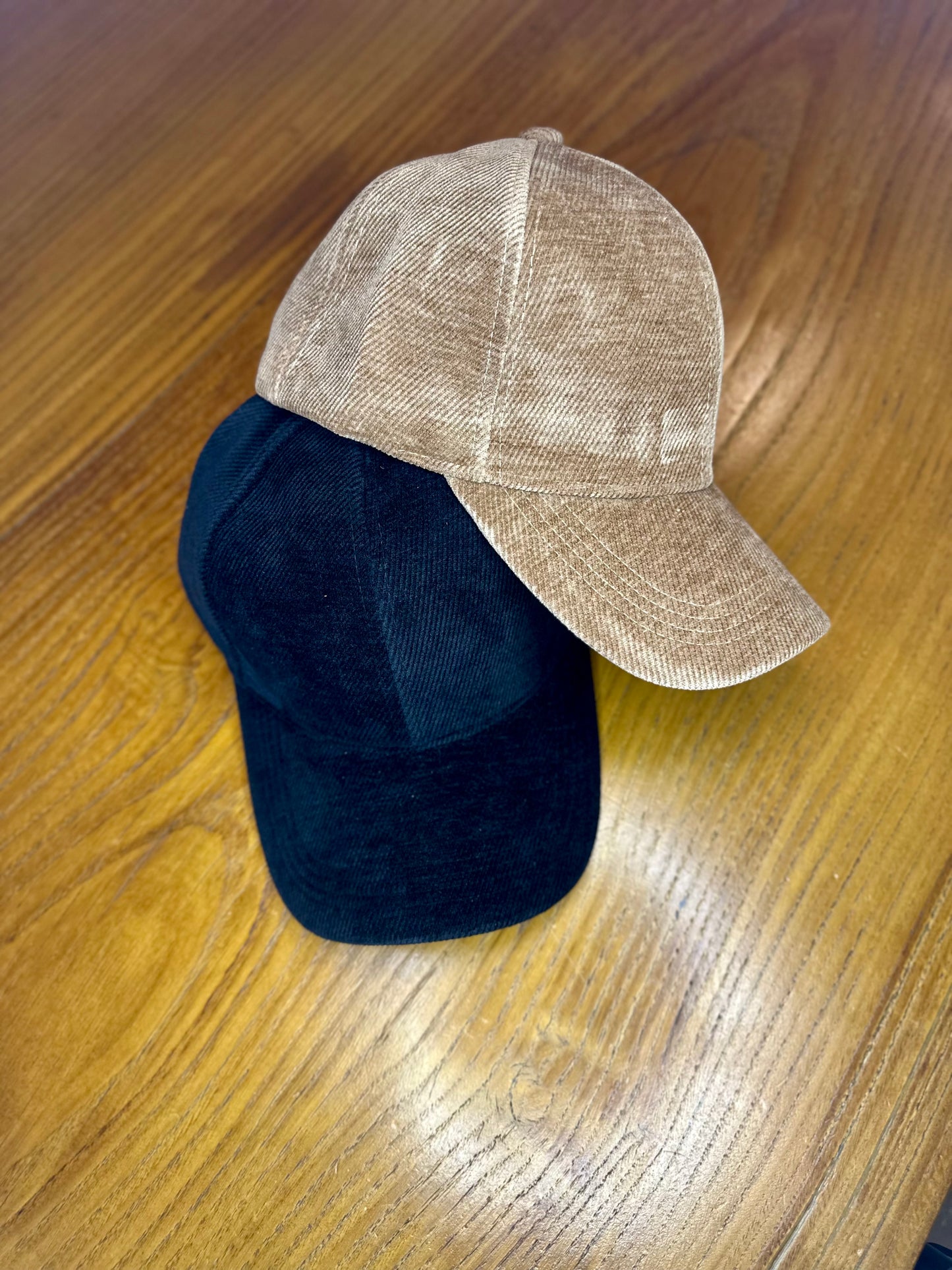 Cappellino baseball in velluto millerighe