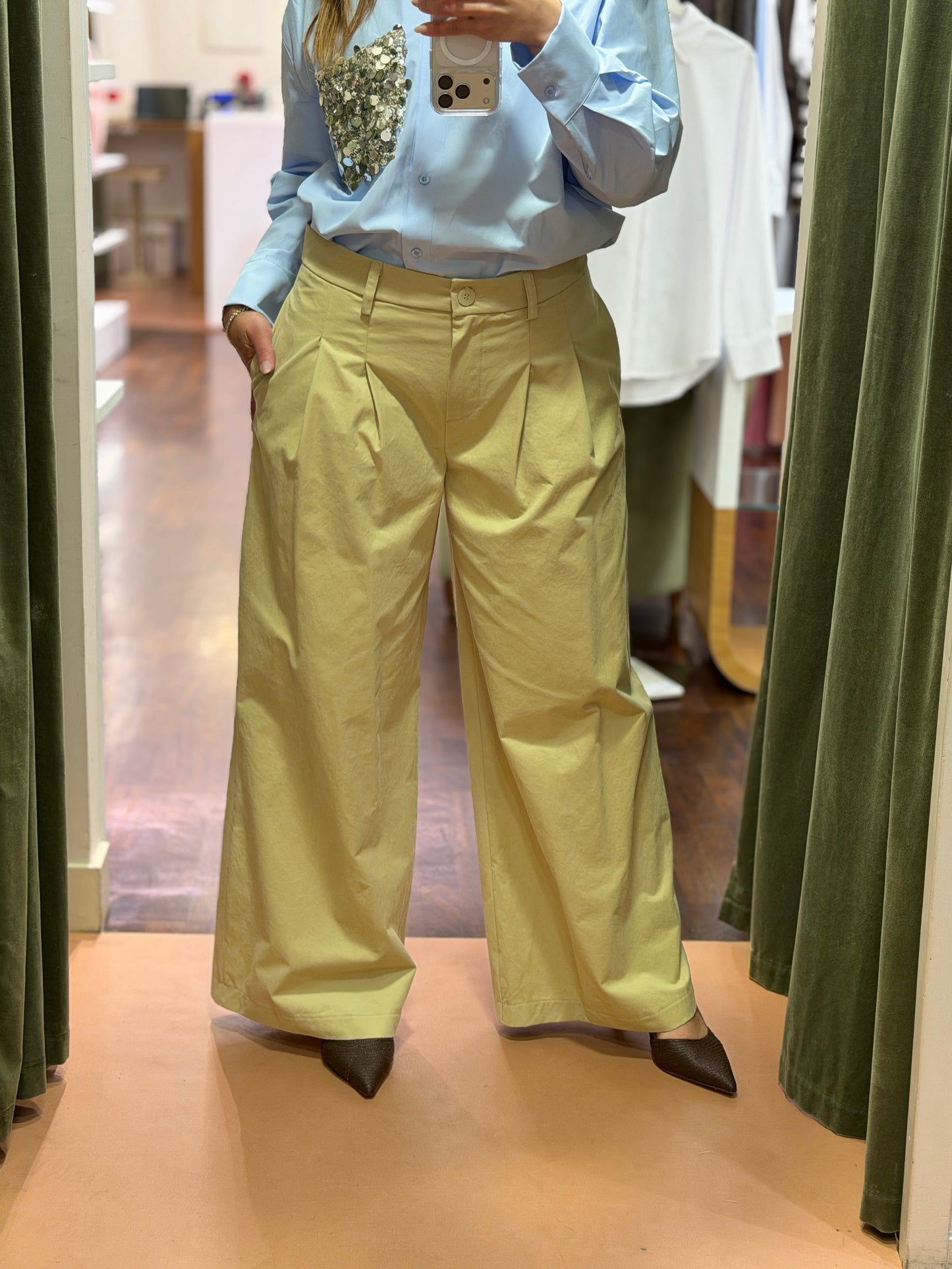 Tensione in Pantalone a palazzo con pinces Sabbia
