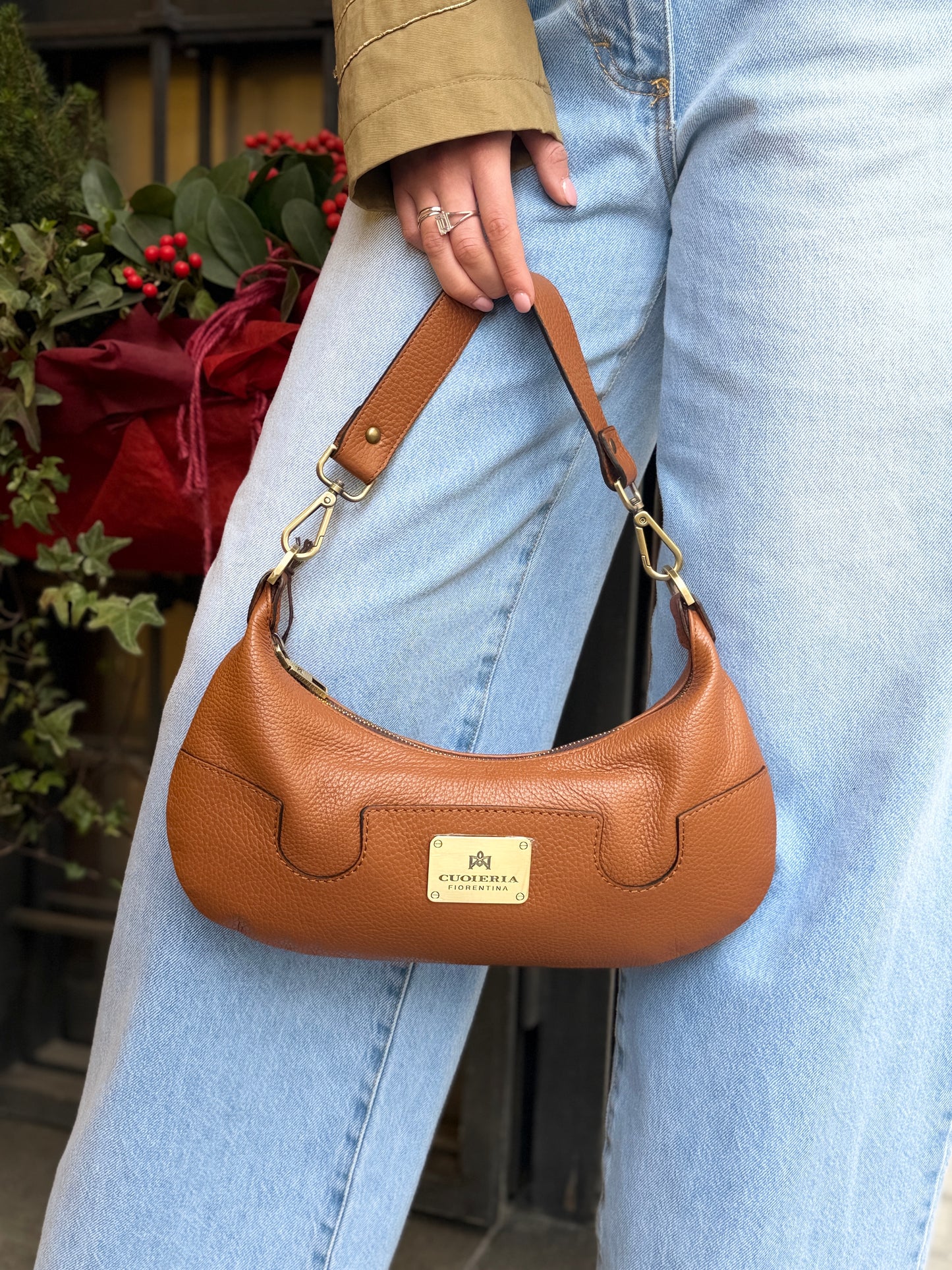 Cuoieria Fiorentina Bella Selleria small Croissant CARAMEL