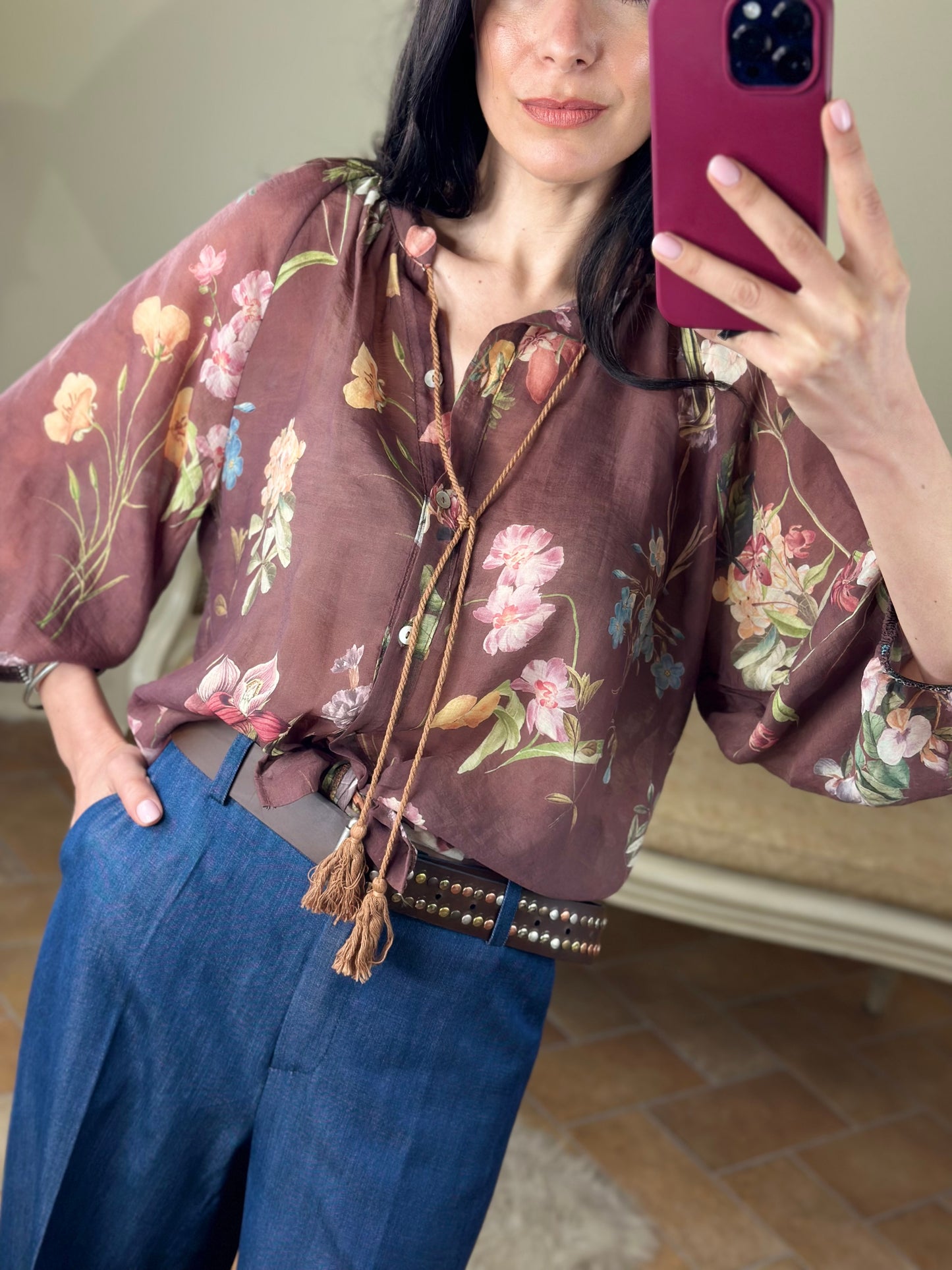 Tensione in Camicia floreale