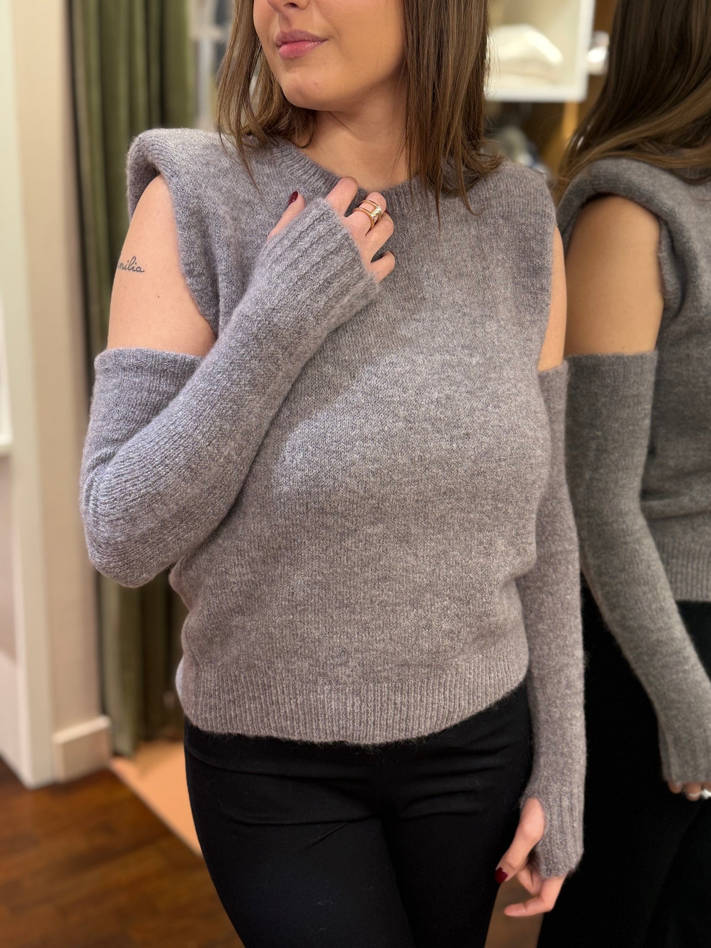 Tensione in Maglia mohair elasticizzato spalline imbottite con manicotti GRIGIO