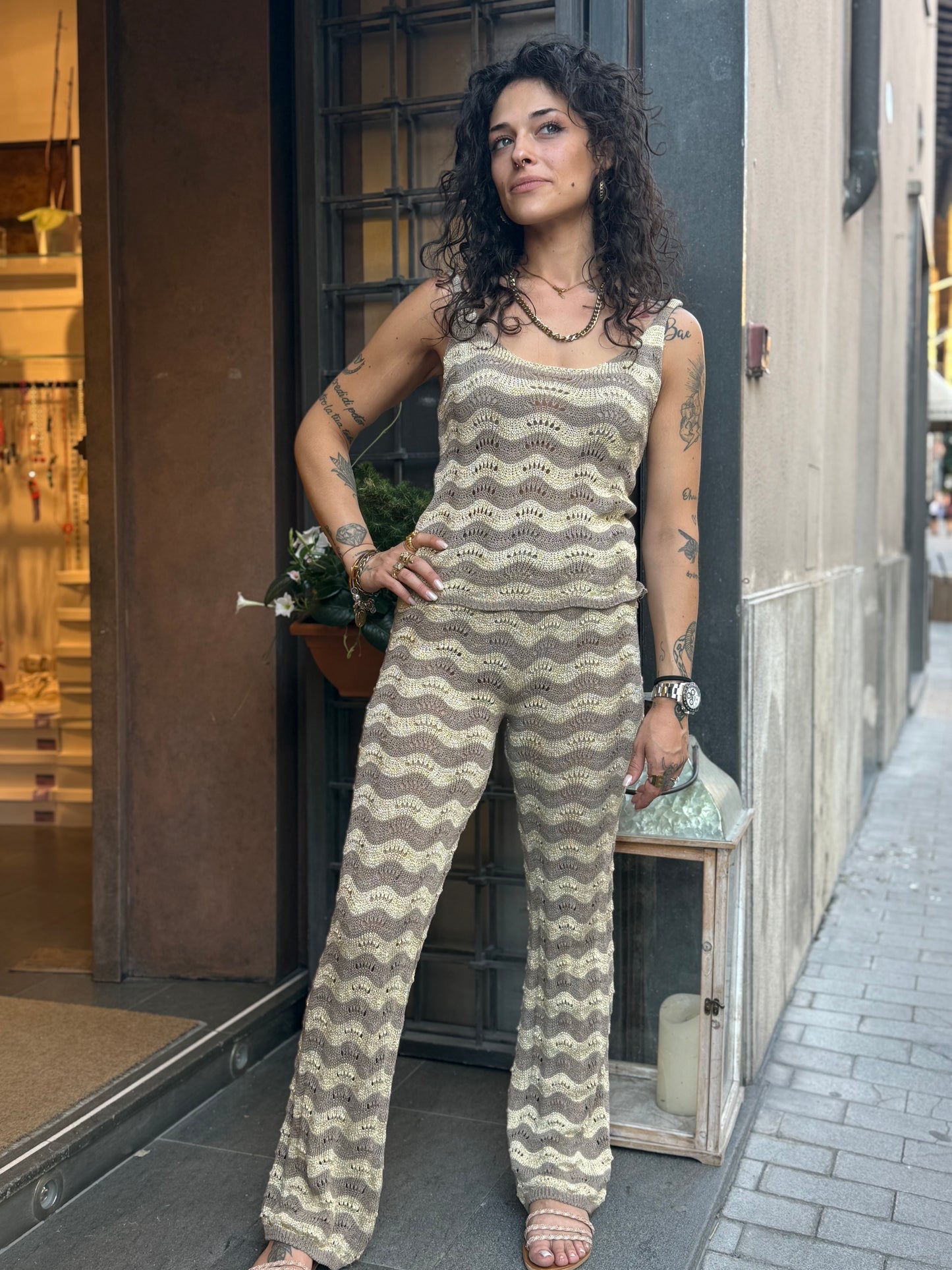 Coordinato crochet oro/fango