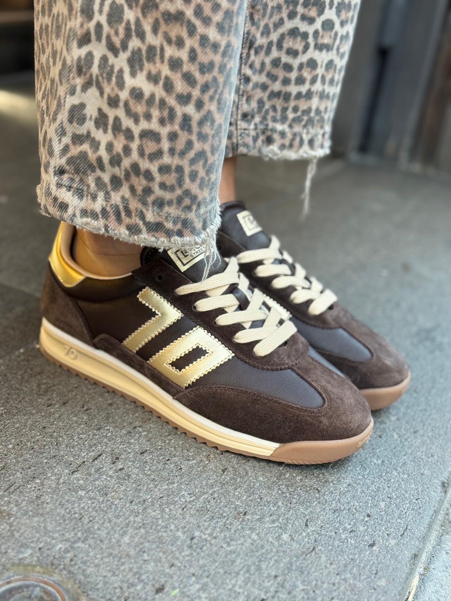 Back70 JOGGER NAPPA SPONGE COFFEE SUEDE CAFFEE/GOLD