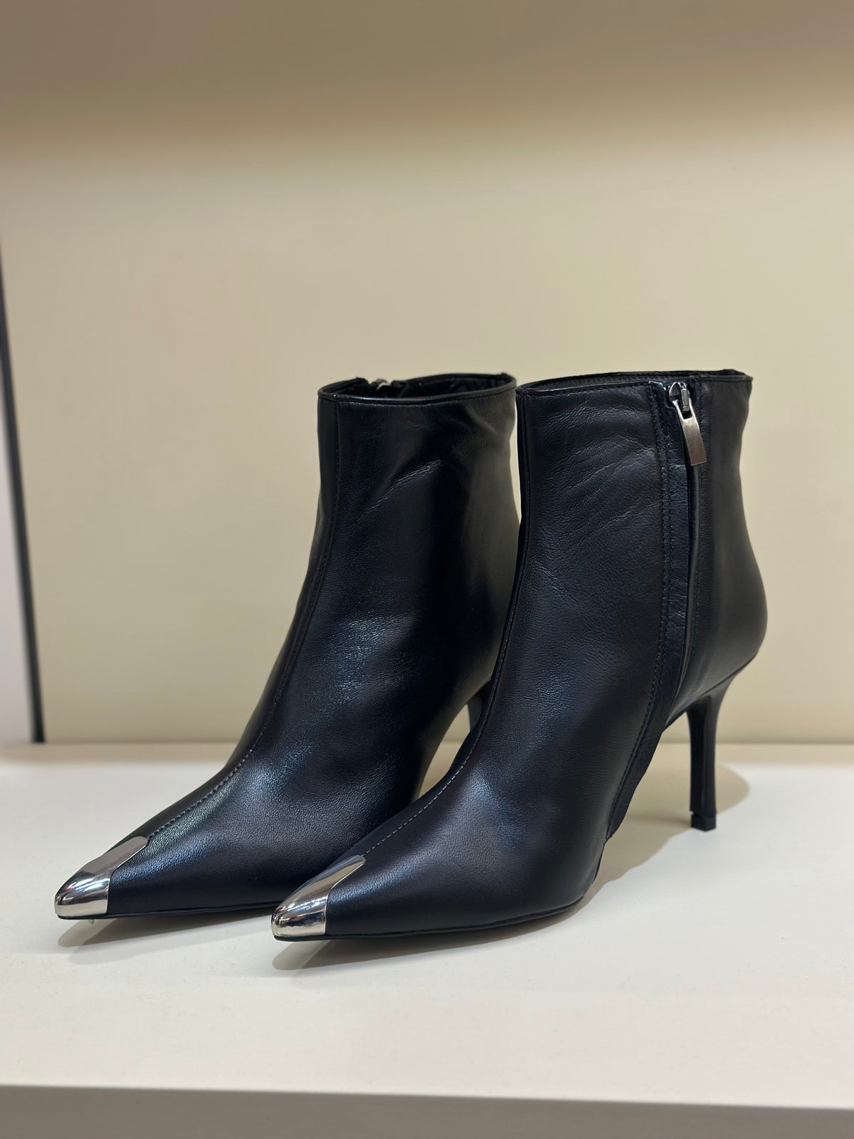 Stivaletto con puntale acciaio  NERO/ARGENTO