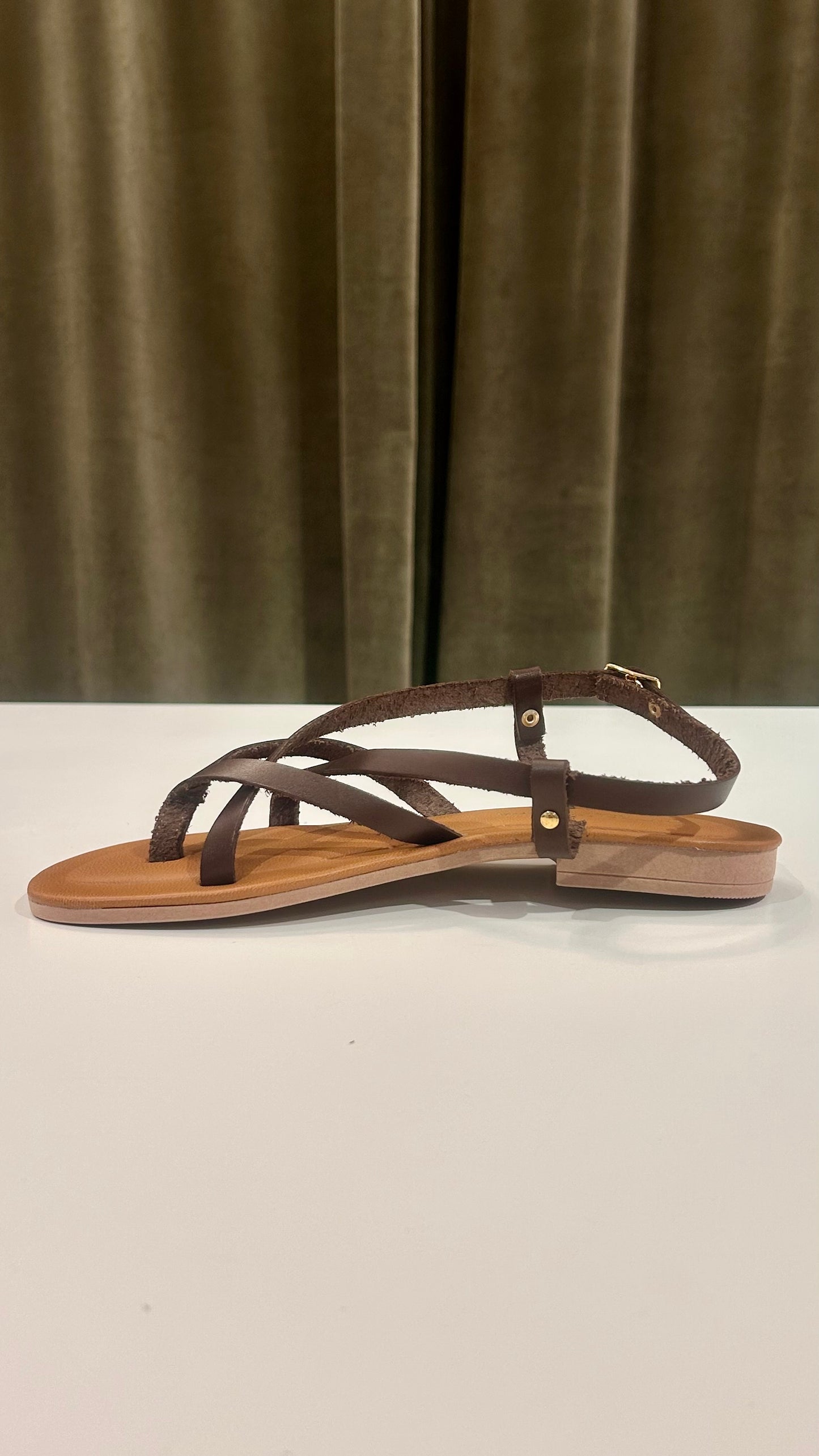 Infradito flat con incrocio MORO