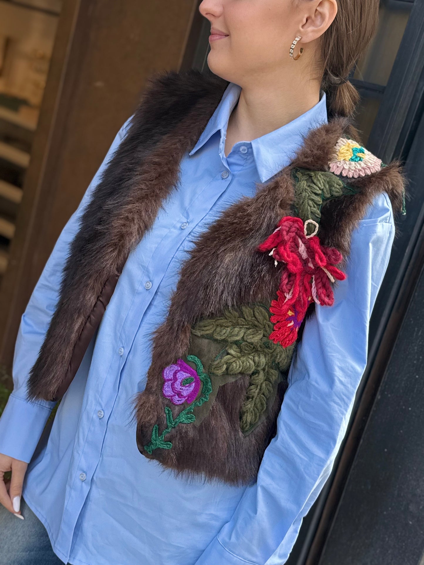 Tensione In Gilet ecopelliccia con ricami