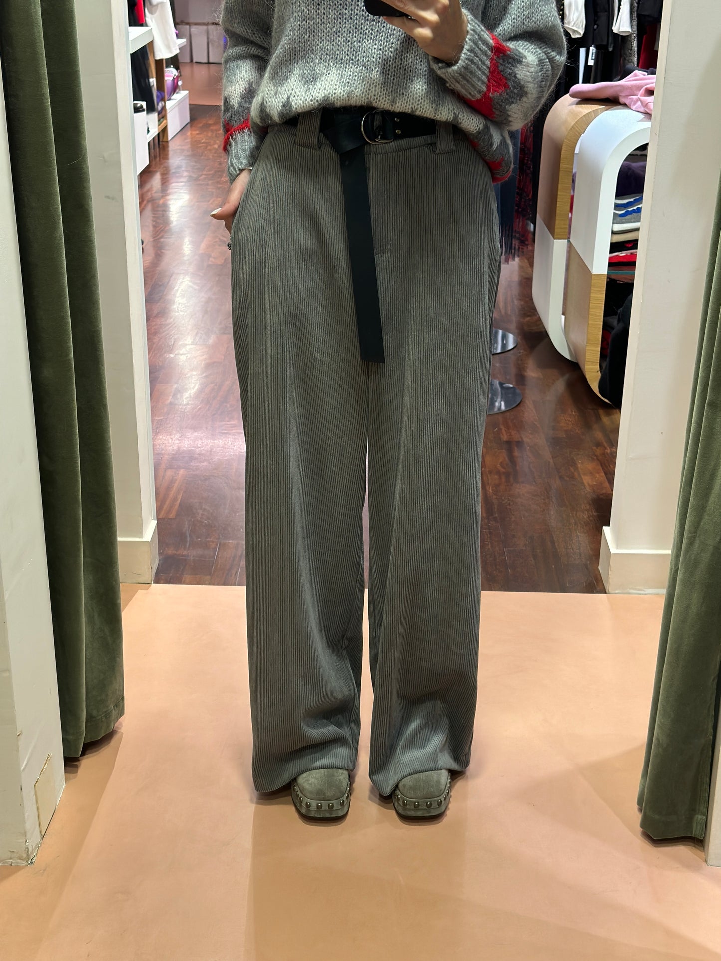 Tensione in- Pantalone a palazzo in velluto con cinta