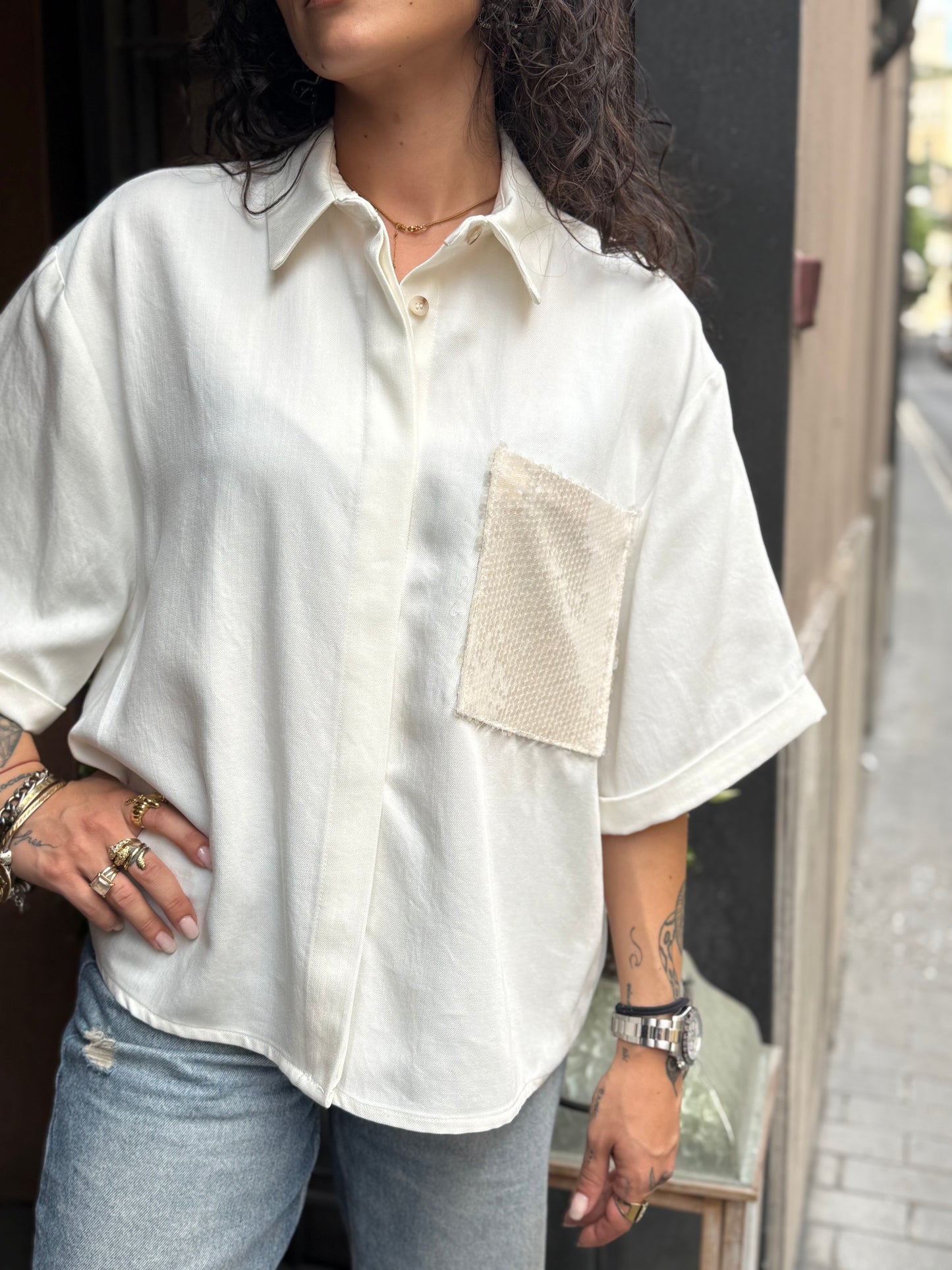 Tensione in camicia manica corta taschino paillettes Panna