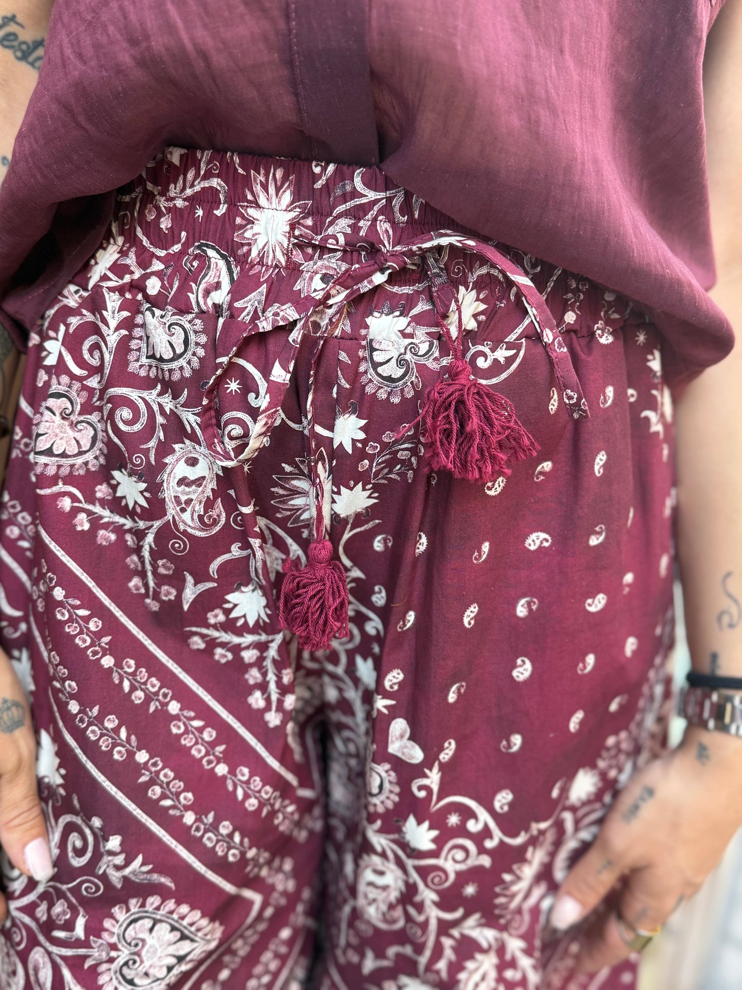 Tensione in Pantalone fantasia VINO