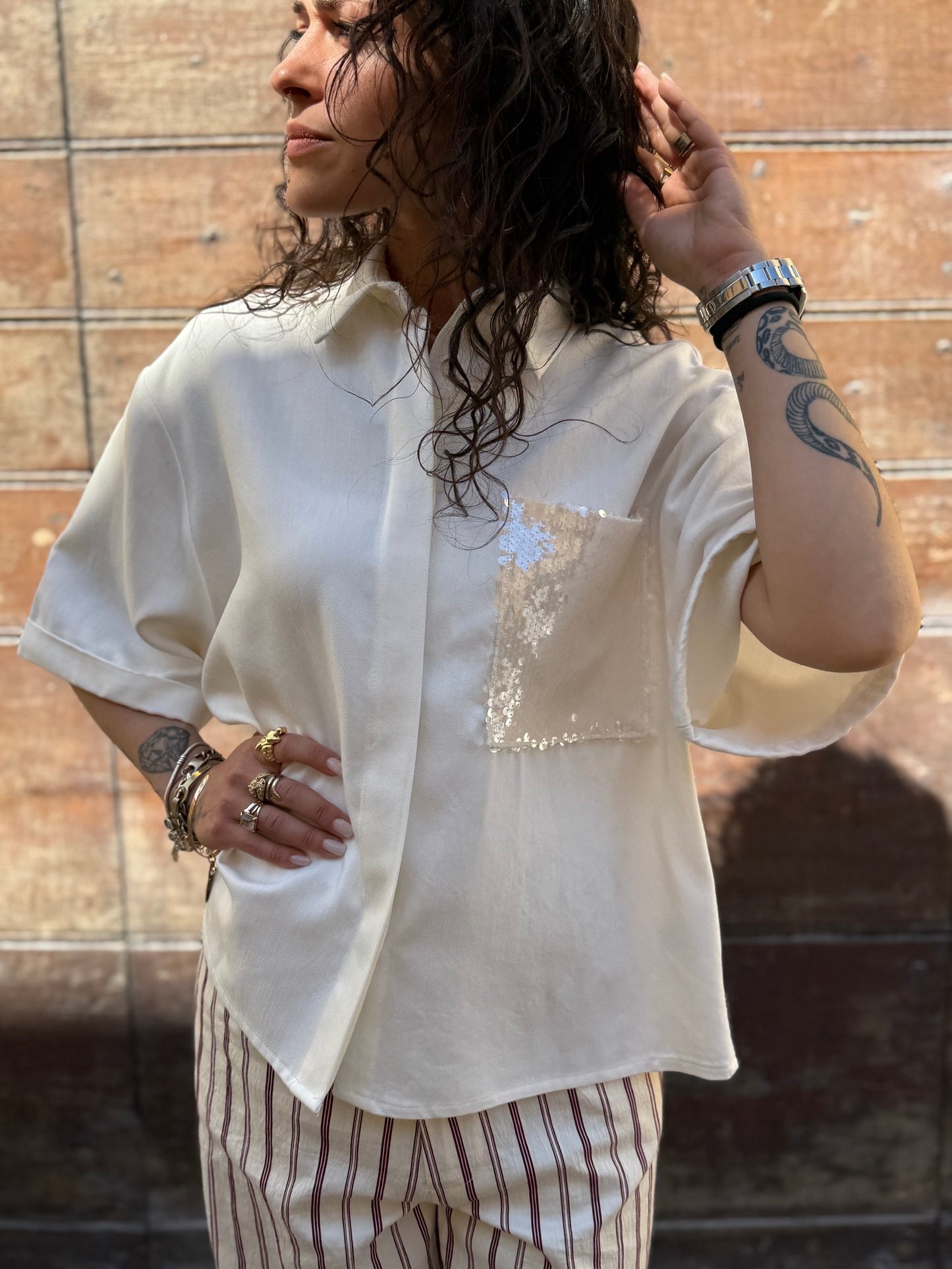 Tensione in camicia manica corta taschino paillettes Panna