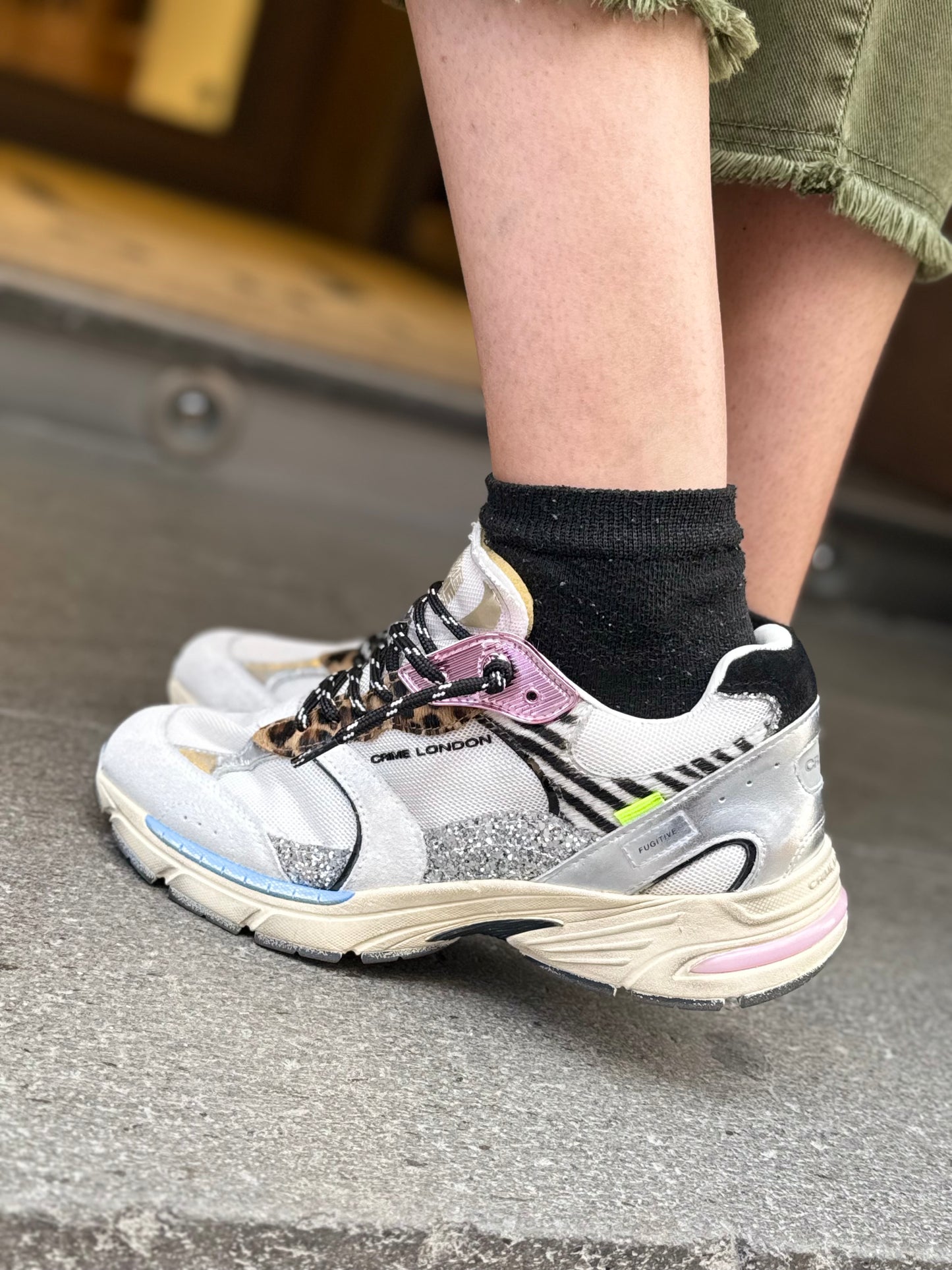 Crime London FUGITIVE Electric Safari