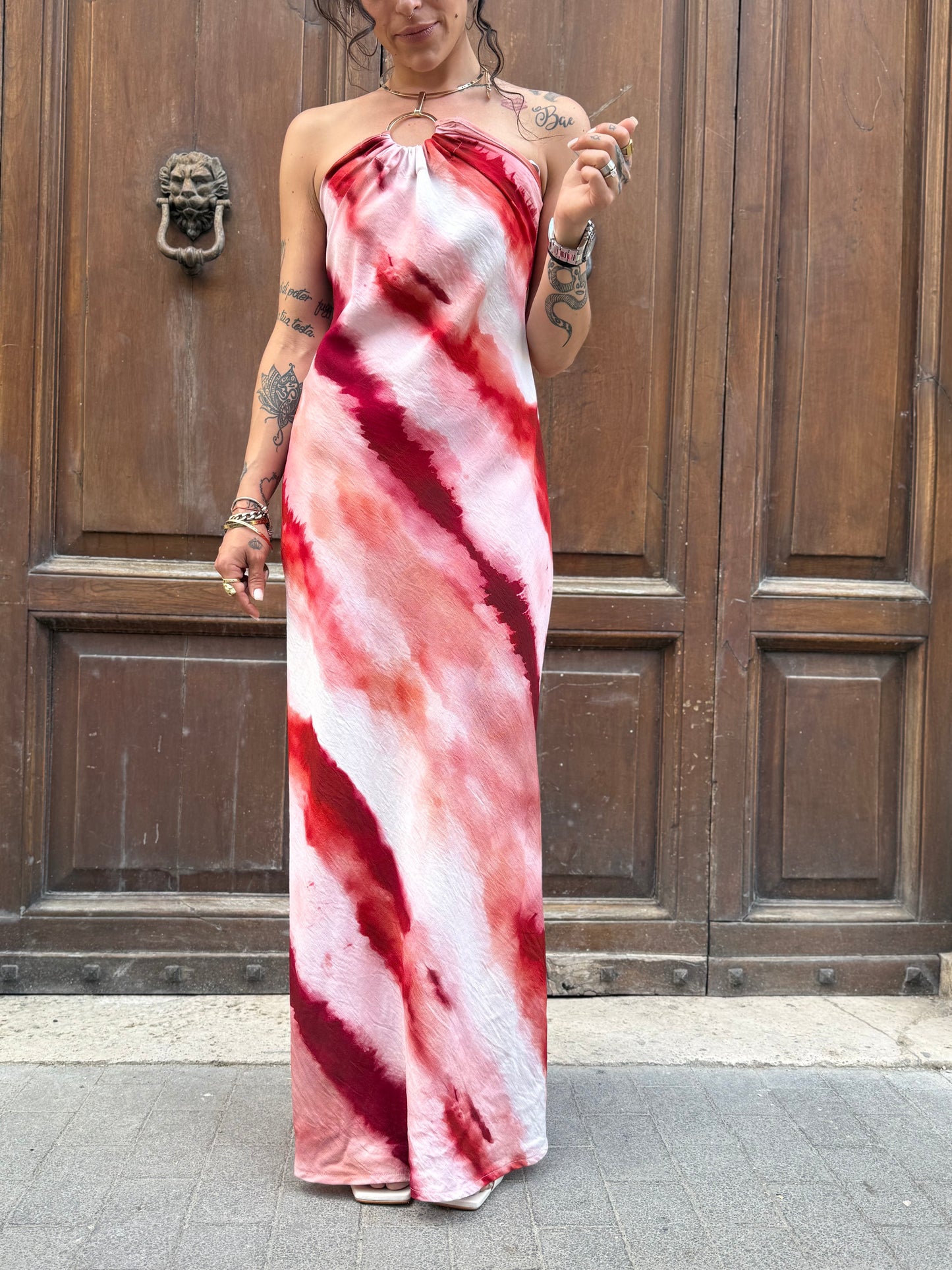 Haveone Abito Tie dye con collana dorata
