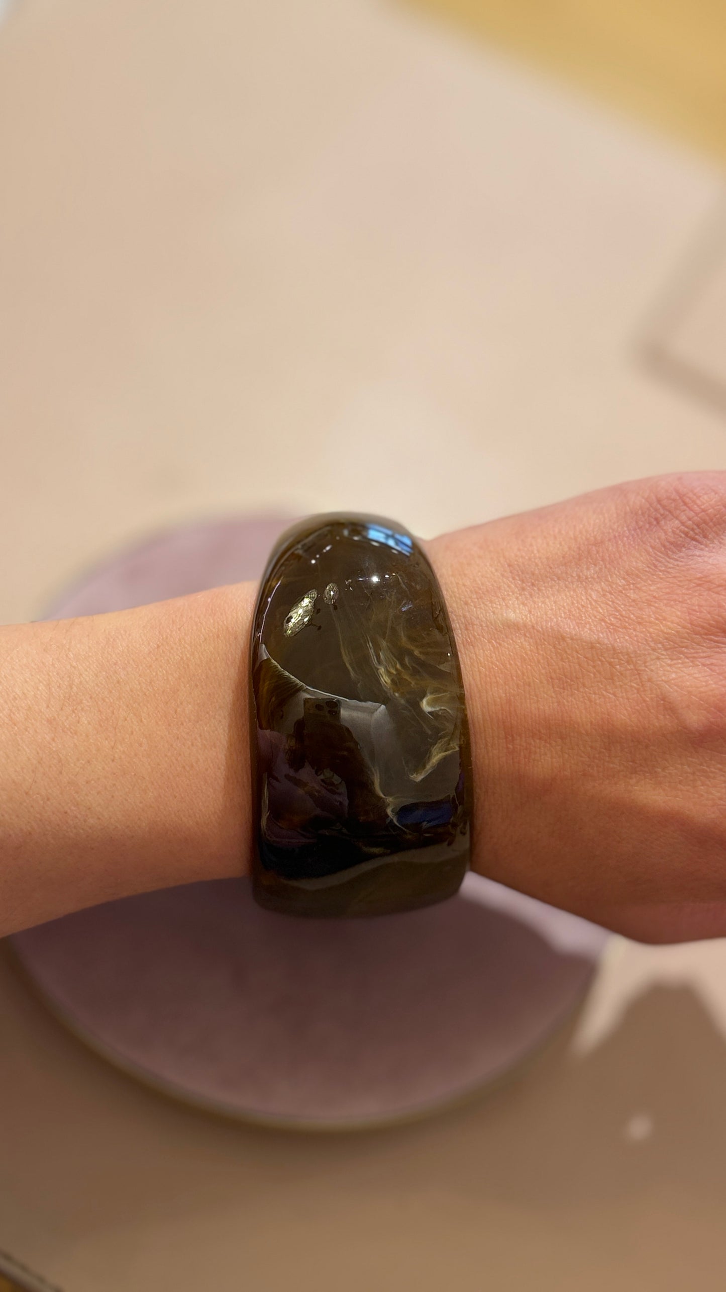 Bracciale rigido in resina Moro
